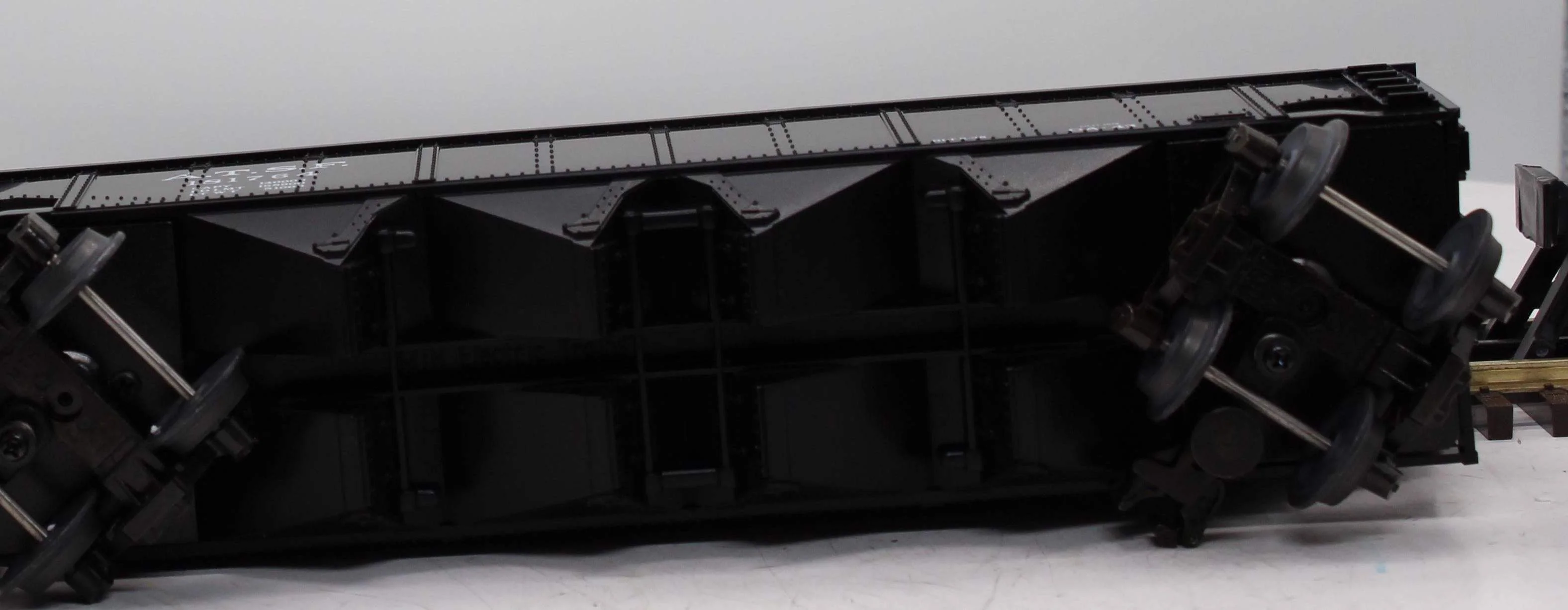 MTH 30-7503 SANTA FE 4 Bay Hopper Car RailKing #181764 O Scale Like New - Image 7