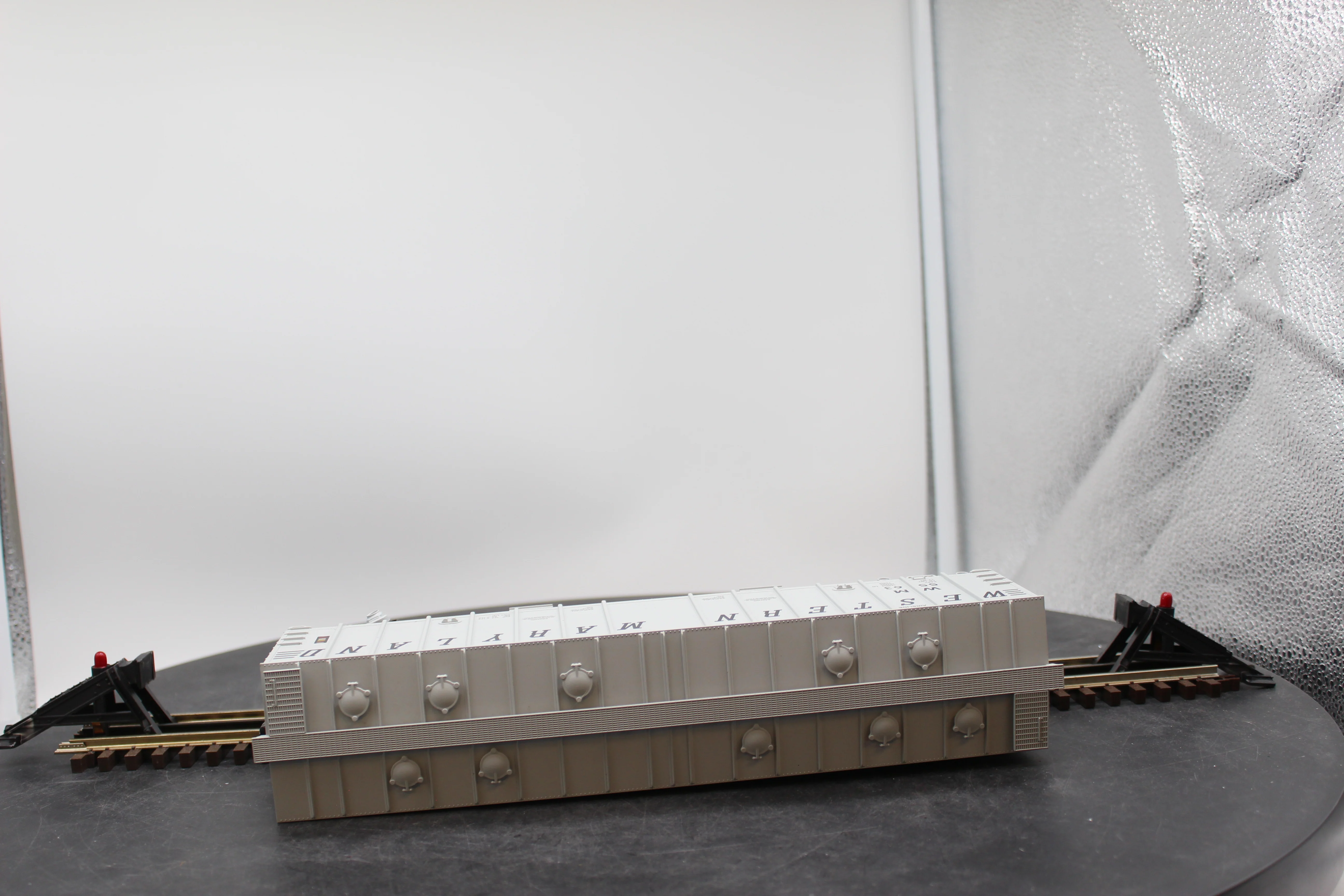 MTH 30-75107 Electric Trains Rail King Western Maryland Airslide Hopper Car O SCALE Like New - Image 10