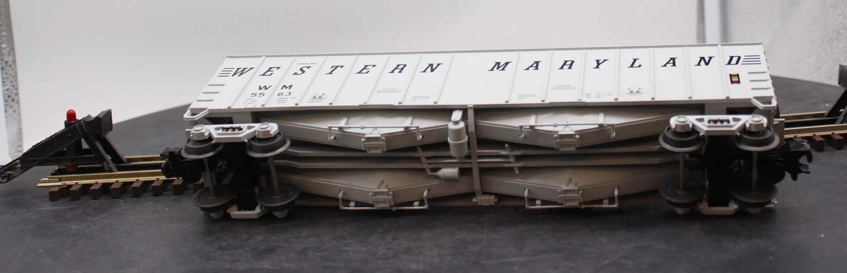 MTH 30-75107 Electric Trains Rail King Western Maryland Airslide Hopper Car O SCALE Like New - Image 2