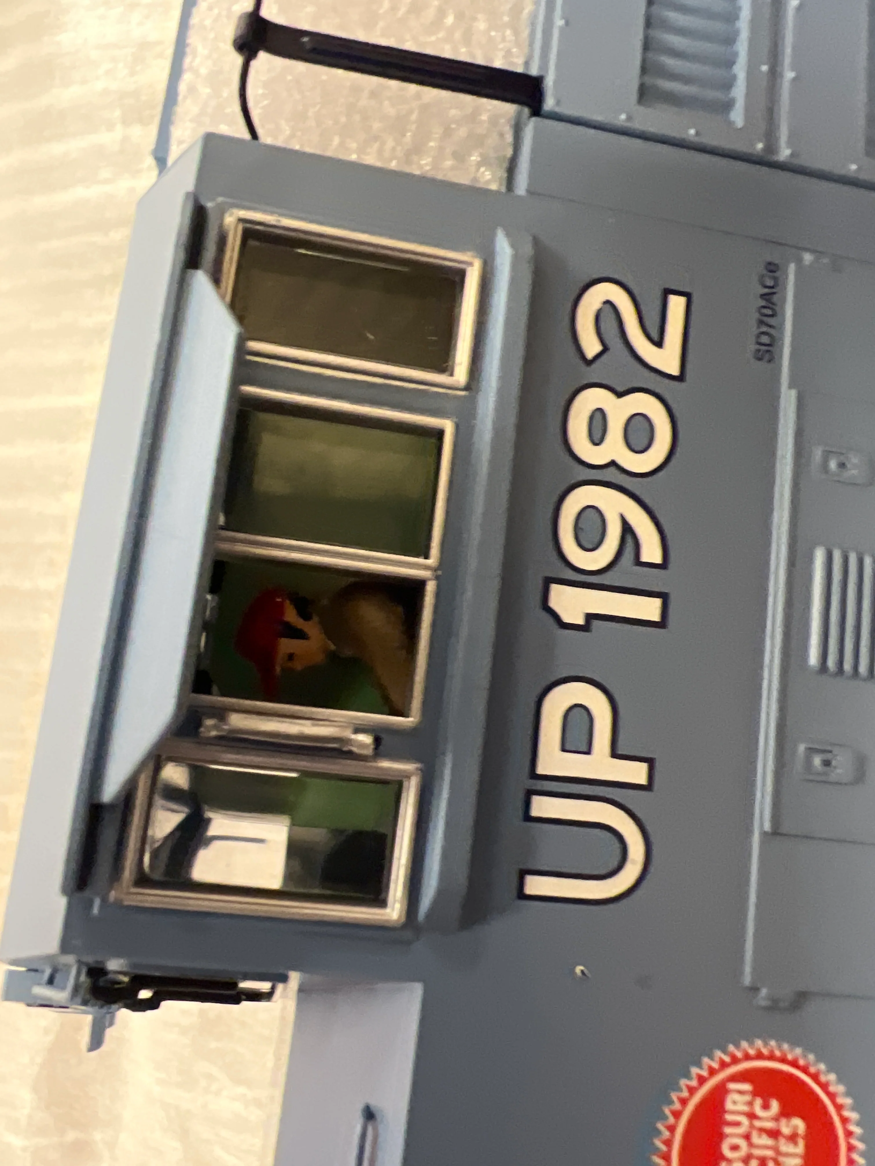 MTH Premier 20-20517-1 Missouri Pacific SD70ACe Diesel Engine w/Proto-Sound 3.0 Hi-Rail Wheels Limited O SCALE Used EX - Image 8