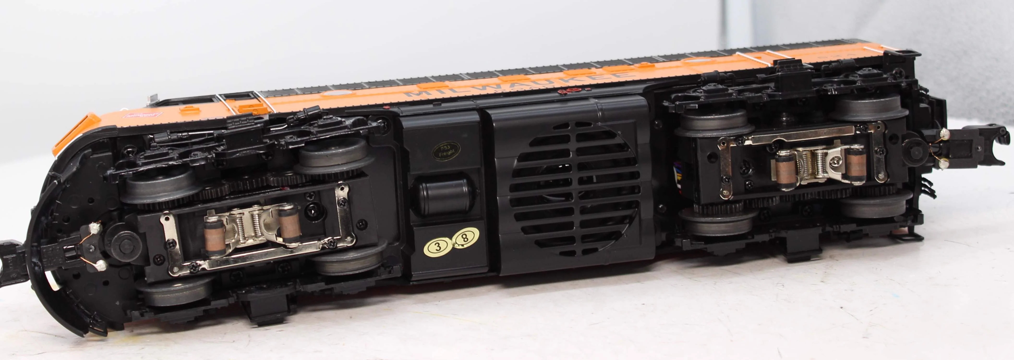 MTH Premier 20-21825-1 Milwaukee Road F-7 A Unit Diesel Engine with Proto-Sound 3.0 Hi-Rail Wheels 42.9 Track Miles O SCALE Like New - Image 3