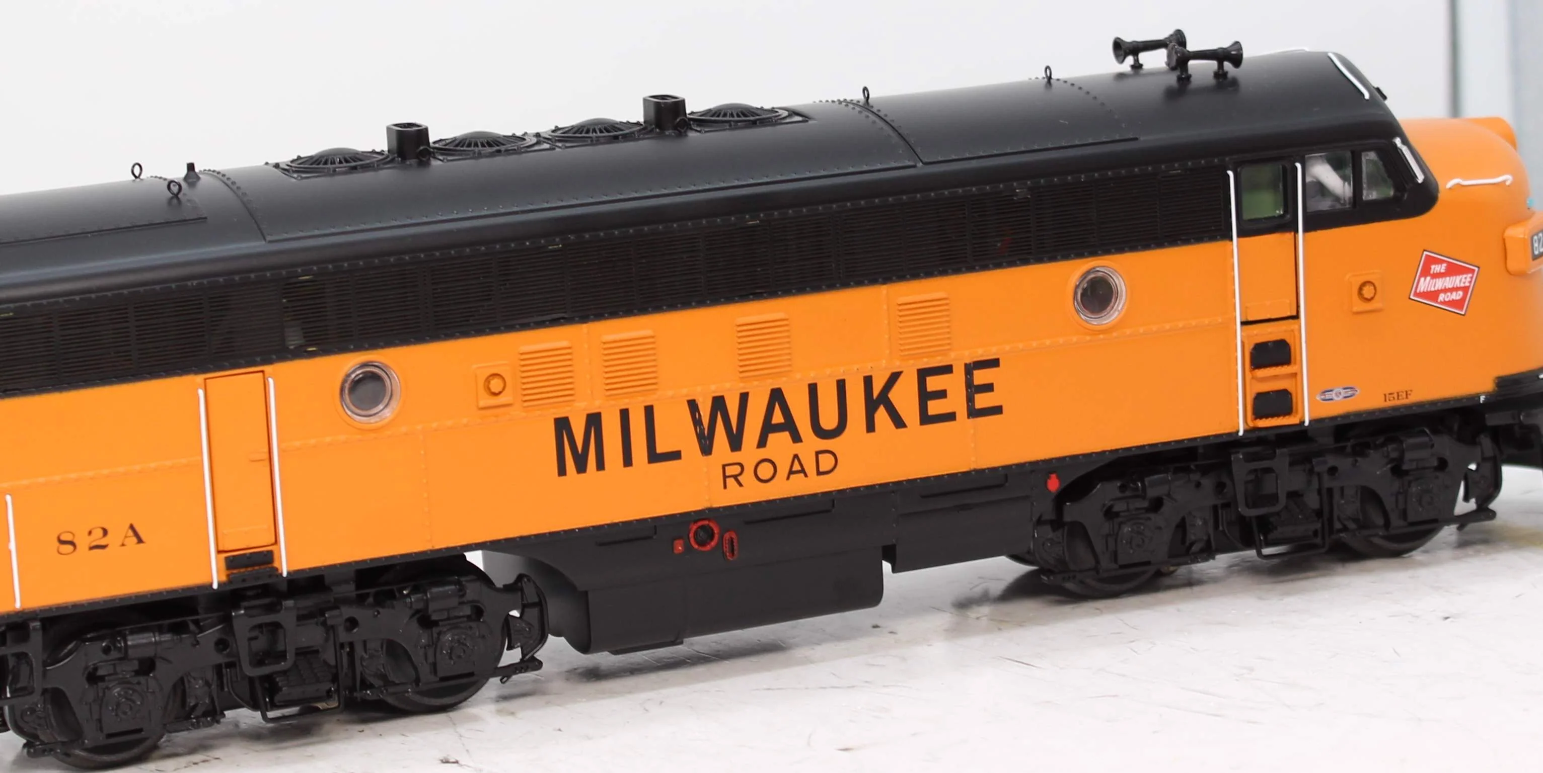 MTH Premier 20-21825-1 Milwaukee Road F-7 A Unit Diesel Engine with Proto-Sound 3.0 Hi-Rail Wheels 42.9 Track Miles O SCALE Like New - Image 4