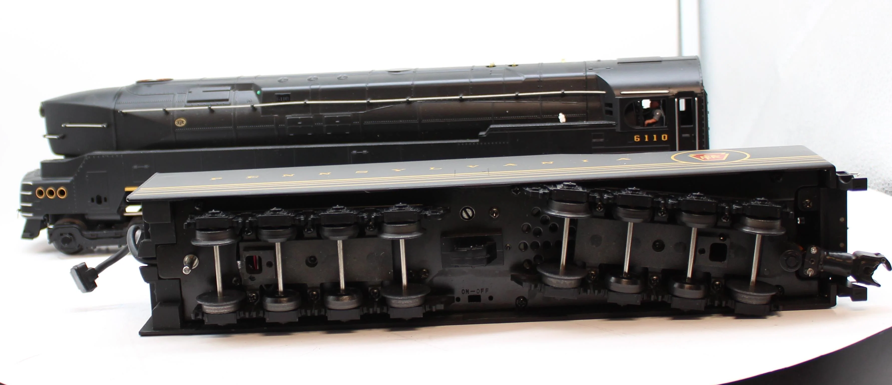 MTH  PREMIER  20-3043-1 PENNSYLVANIA RAILROAD PRR 4-4-4-4 T-1 Duplex Steam Locomotive & Tender #6110 O Scale Used Excellent - Image 10
