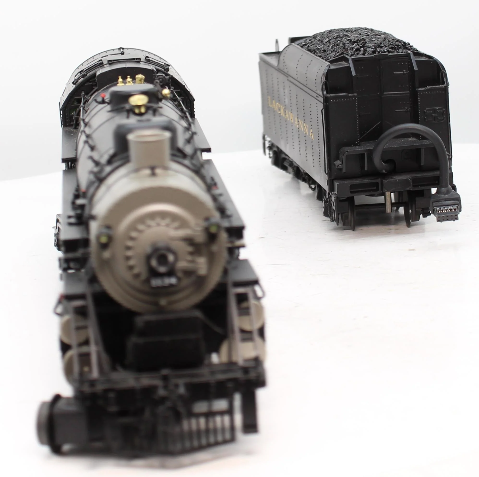 MTH Premier 20-3137-1 Lackawanna 4-6-2 P47 Baldwin Pacific Steam Engine with Proto-Sound 2.0 O SCALE Like New - Image 6
