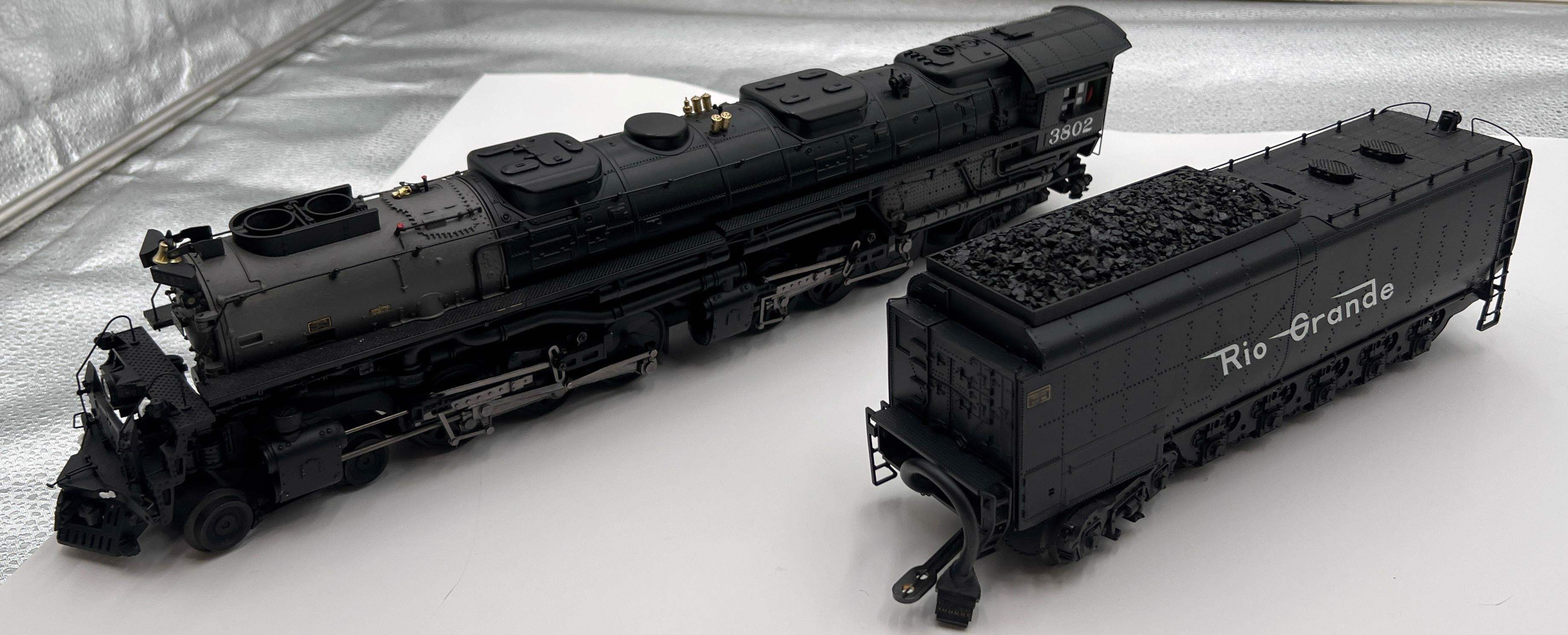 MTH Premier 20-3170-1 Denver & Rio Grande 4-6-6-4 Challenger Steam Engine w/Proto-Sound 2.0 O SCALE Used Excellent Damaged Box - Image 2