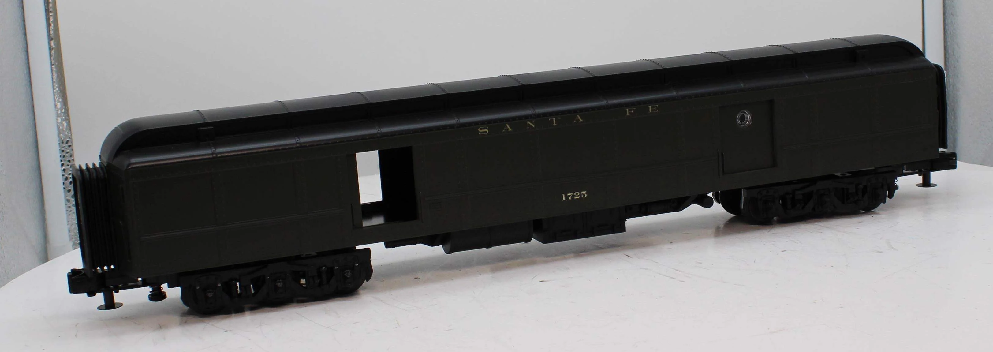 MTH Premier 20-4361 Santa Fe 70' Madison Baggage Car O SCALE Like New limited - Image 4