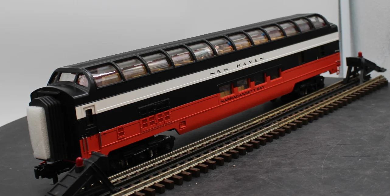 MTH Premier 20-67032 New Haven  70' Streamlined Full Length Vista Dome Passenger Car O SCALE. Like New - Image 2