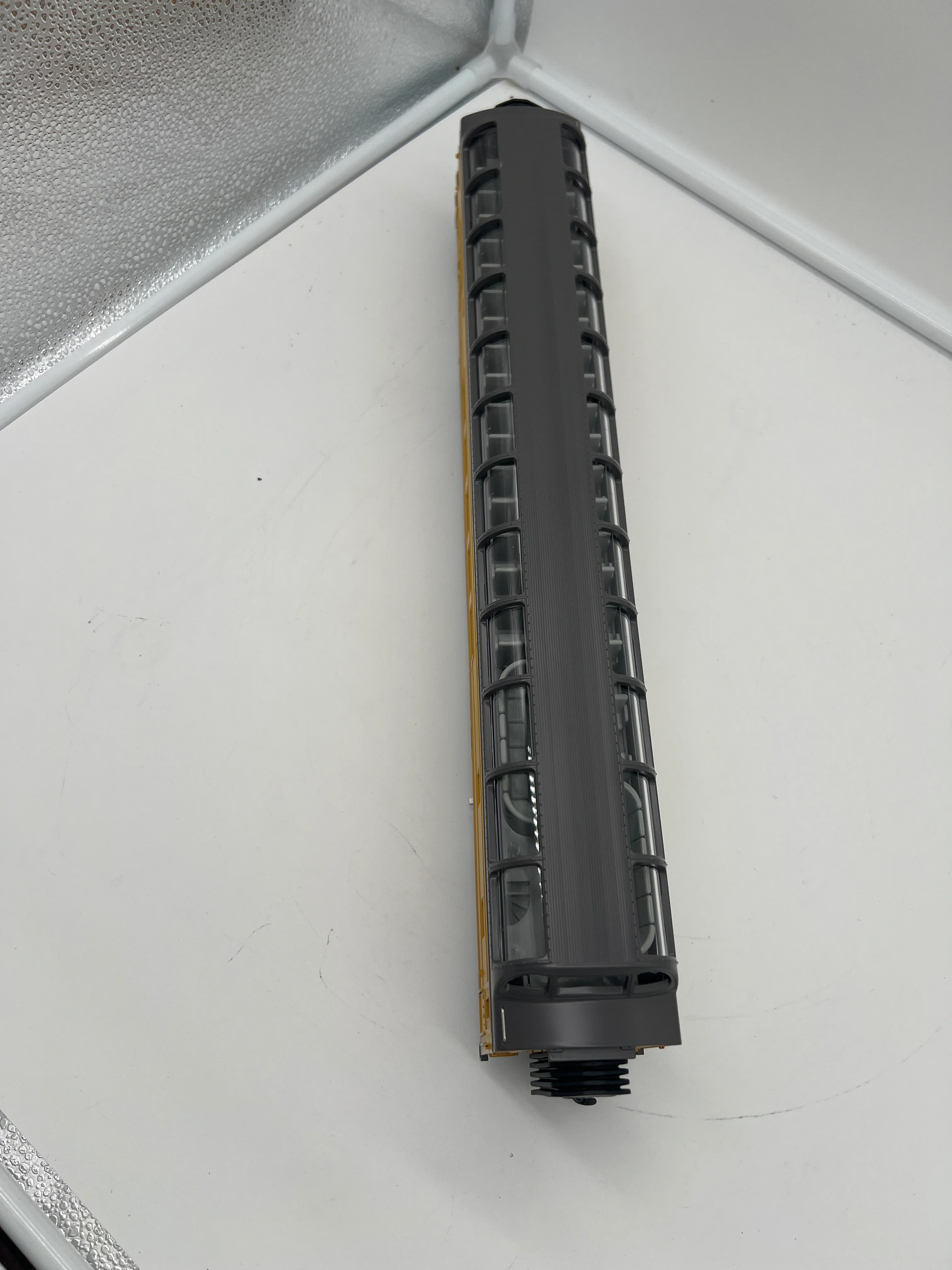 MTH Premier 20-6753 Union Pacific UP 70' ABS Full Length Vista Dome Passenger Car, Smooth As is O SCALE Like New - Image 10