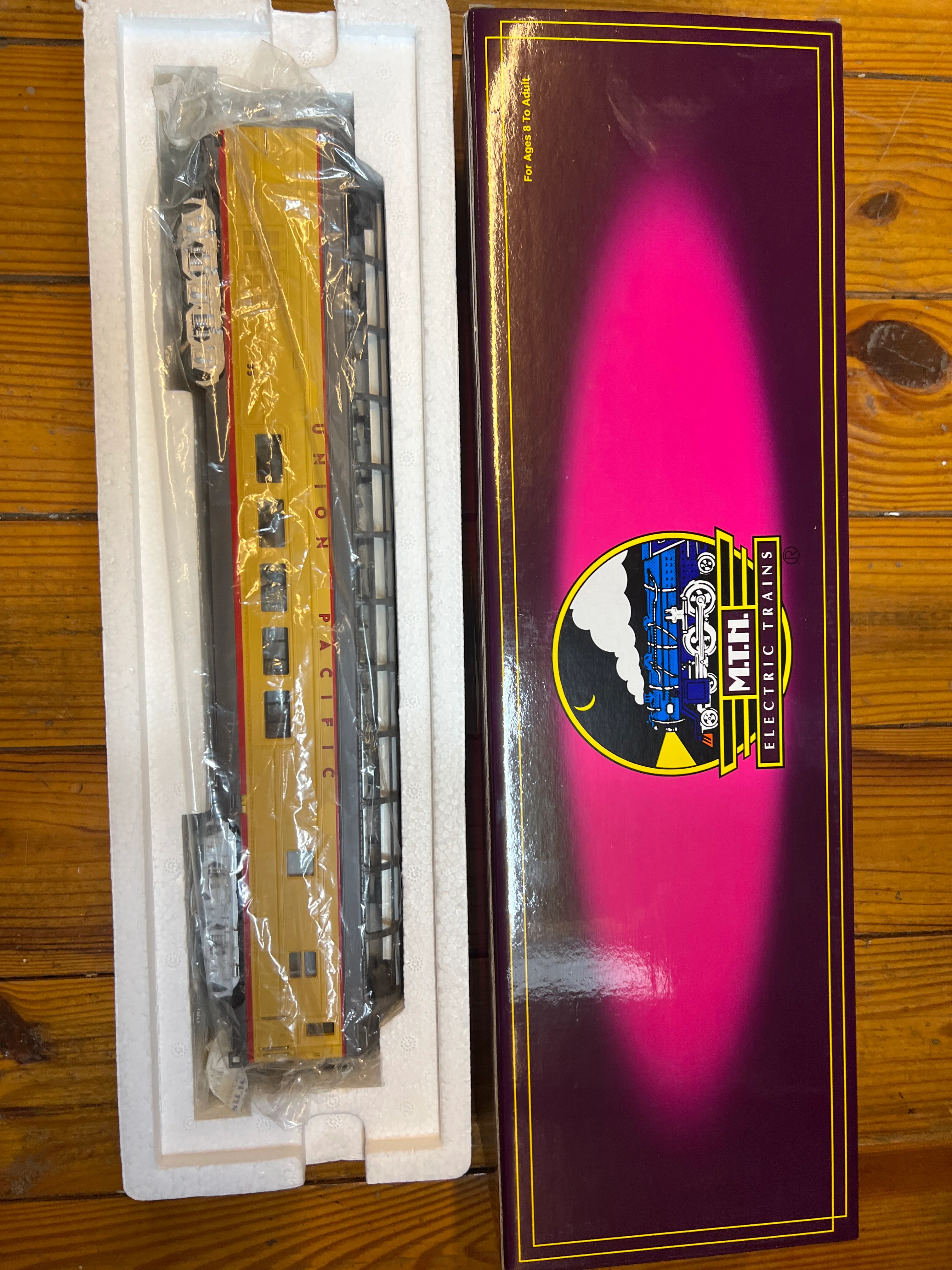 MTH Premier 20-6753 Union Pacific UP 70' ABS Full Length Vista Dome Passenger Car, Smooth As is O SCALE Like New - Image 11