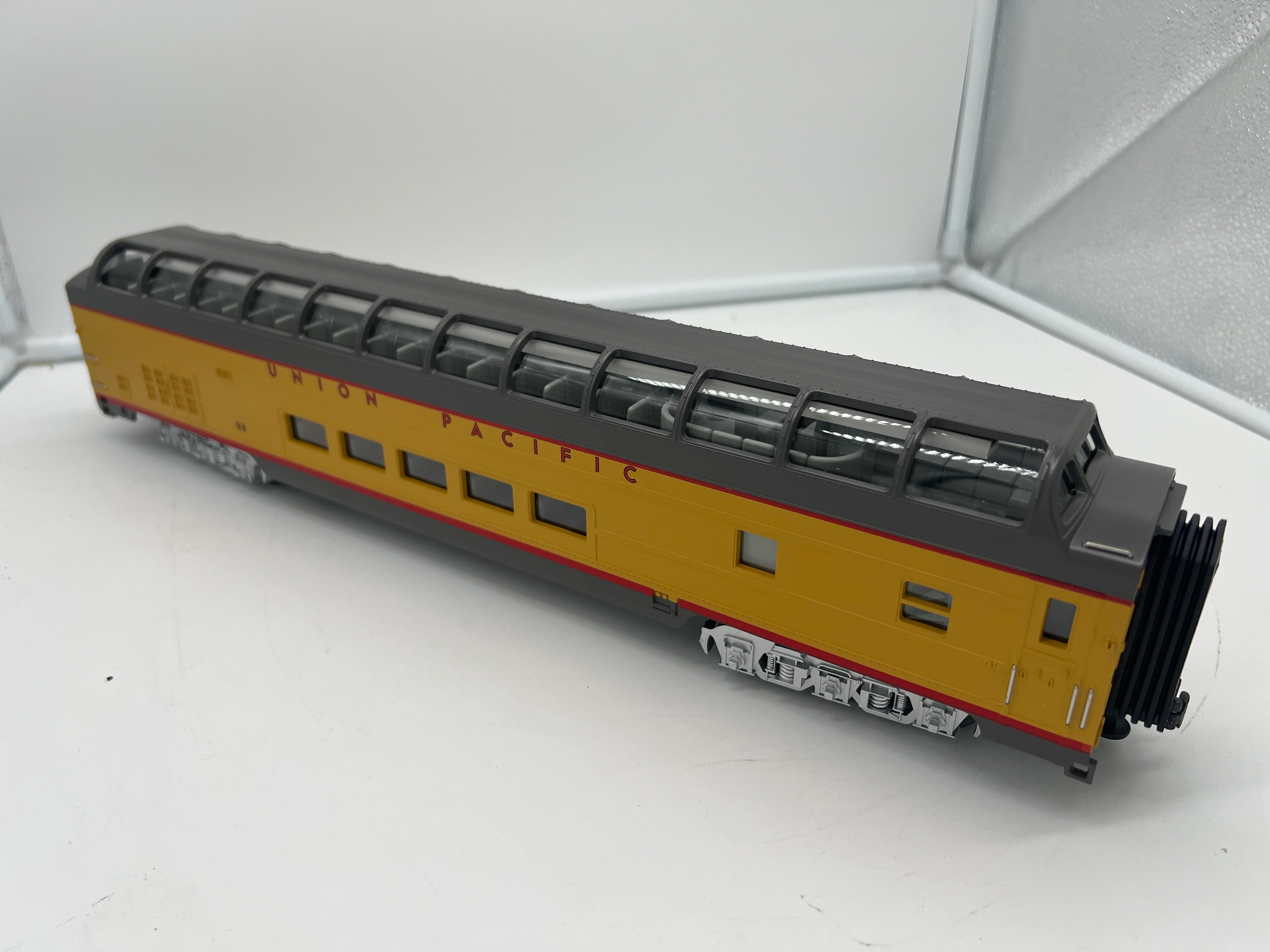 MTH Premier 20-6753 Union Pacific UP 70' ABS Full Length Vista Dome Passenger Car, Smooth As is O SCALE Like New - Image 9