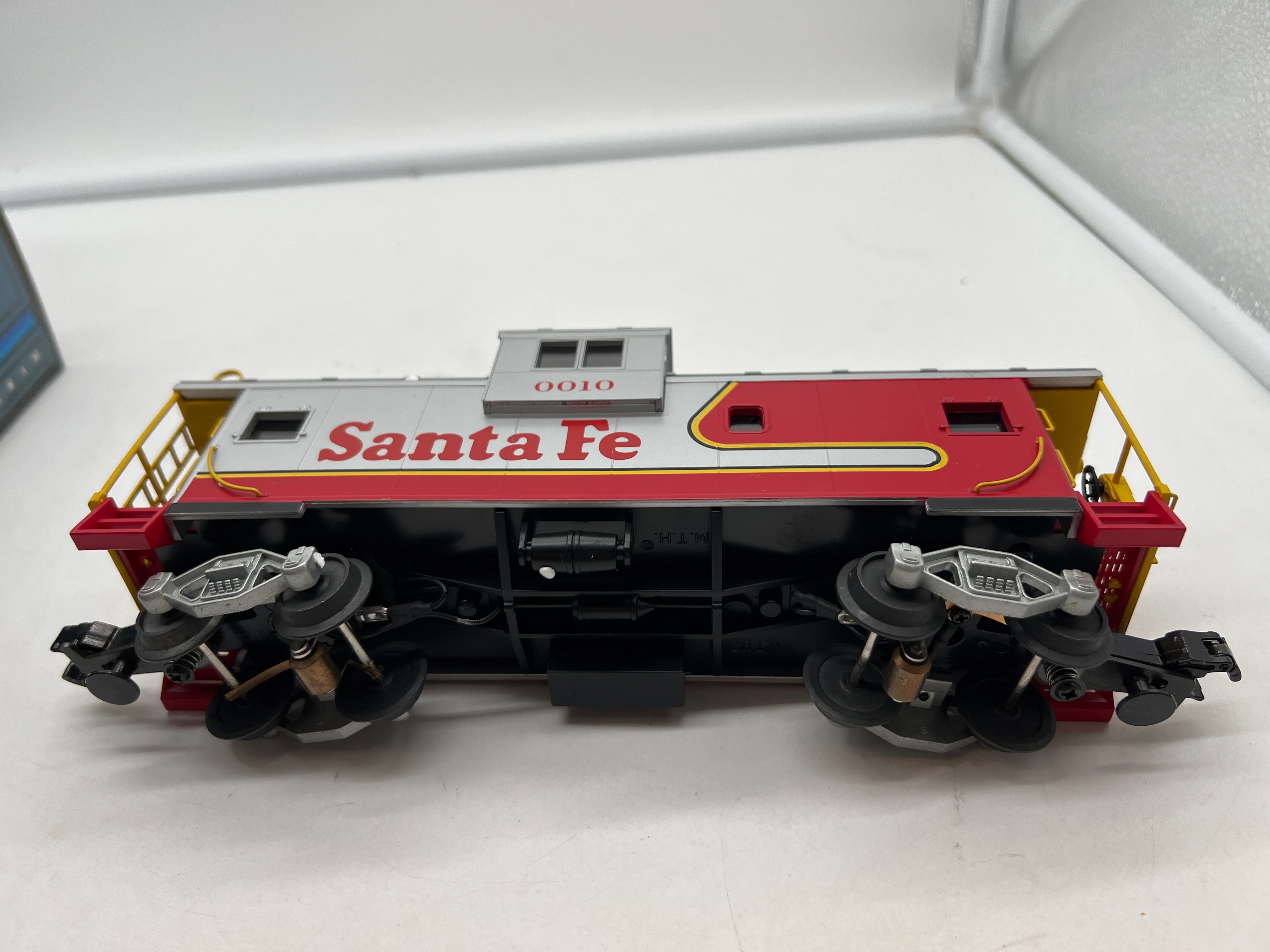 MTH Premier 20-80002c Santa Fe Extended Vision Caboose O Scale Like New - Image 5