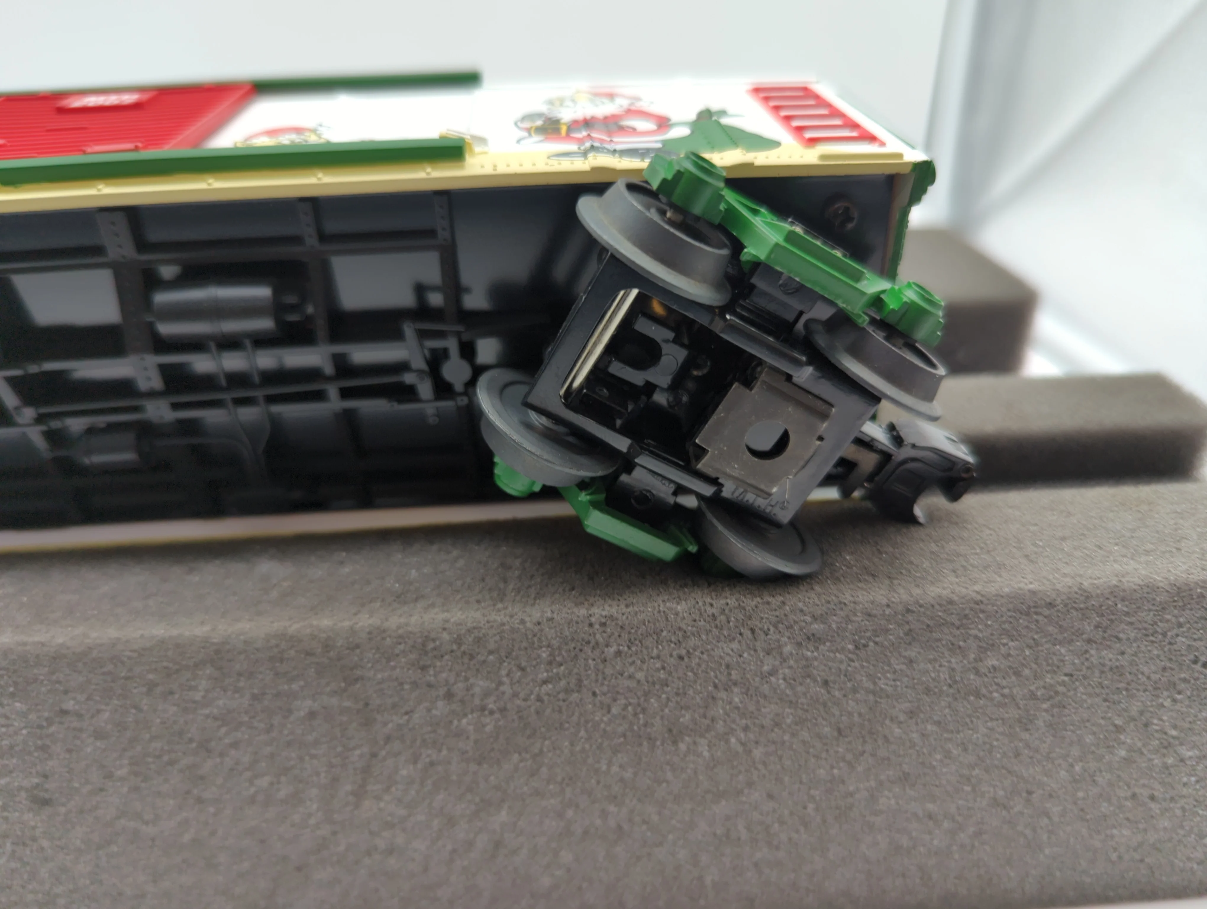 MTH Premier 20-80007G Christmas Box Car 2007 O SCALE Like New - Image 4
