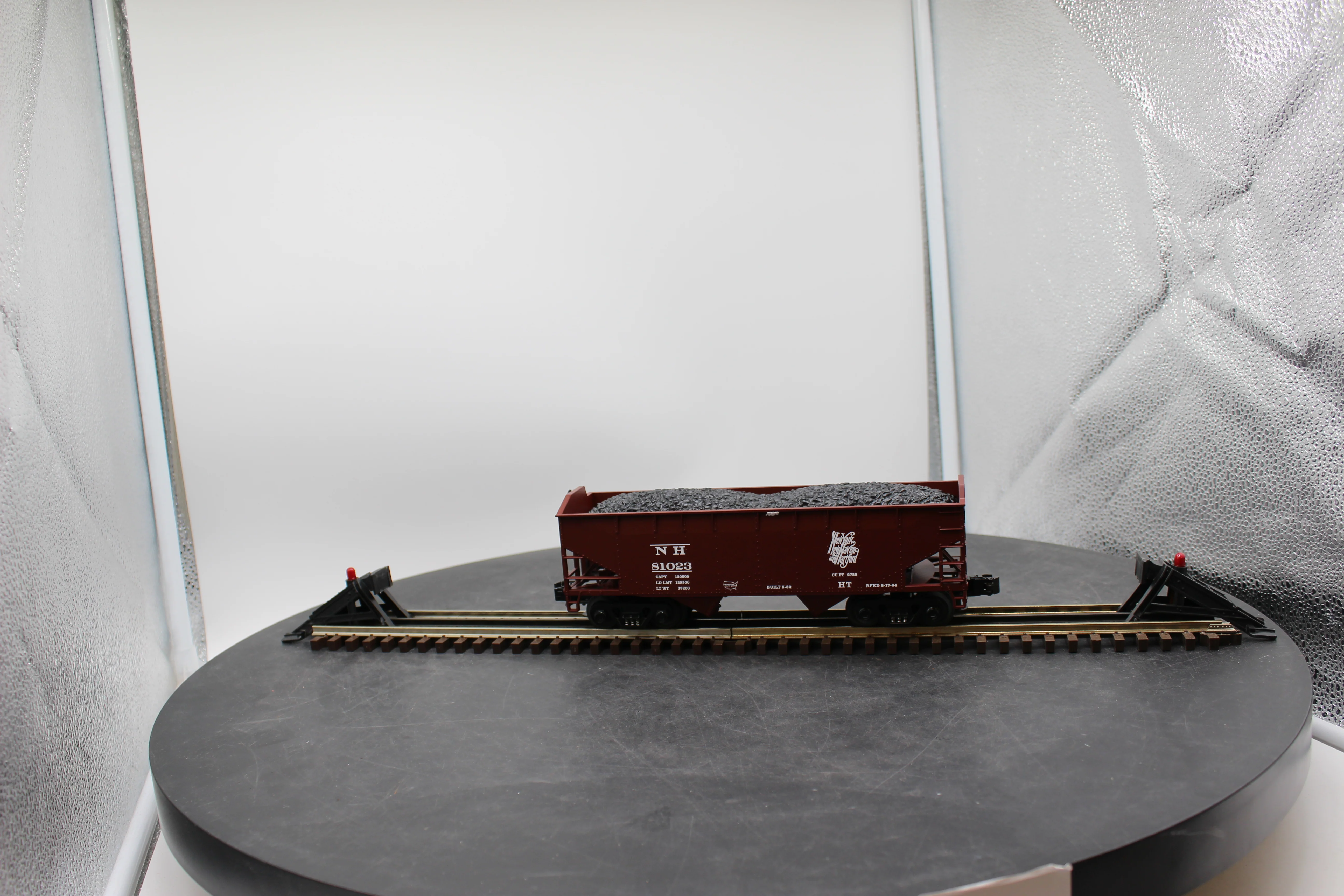MTH Premier 20-90020A New Haven 2 Bay Offset Hopper w/ Coal Load O SCALE. Like New - Image 5