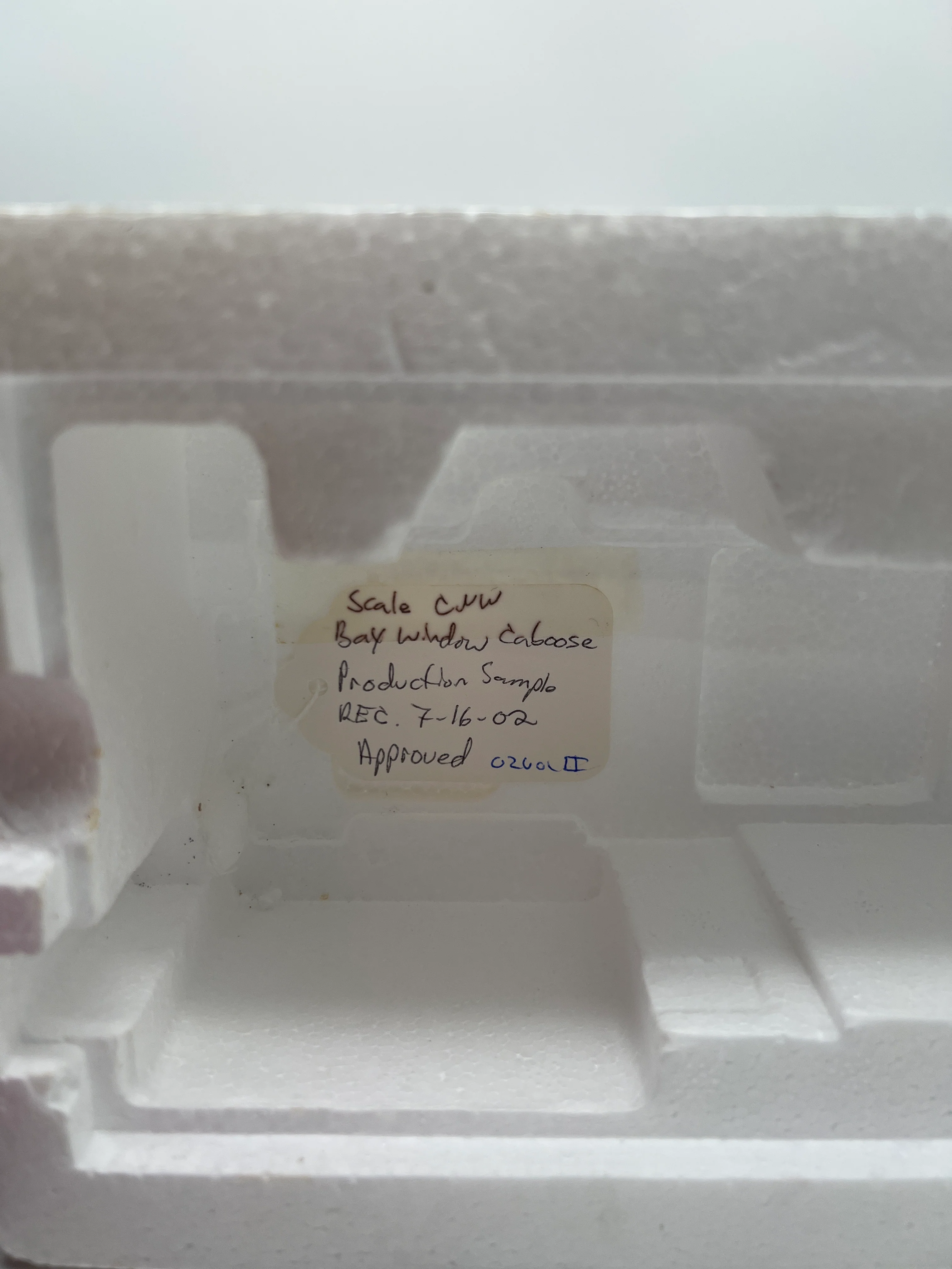 MTH Premier 20-91094 Chicago & North Western Bay Window Caboose production sample O Scale NEW - Image 4