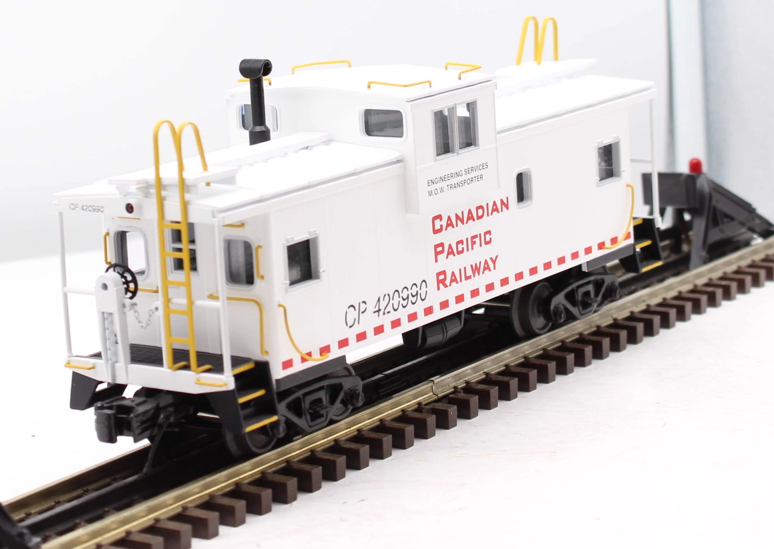 MTH Premier 20-91675 Canadian Pacific CP Railway Extended Vision Caboose O Scale Like New Ripped box - Image 7