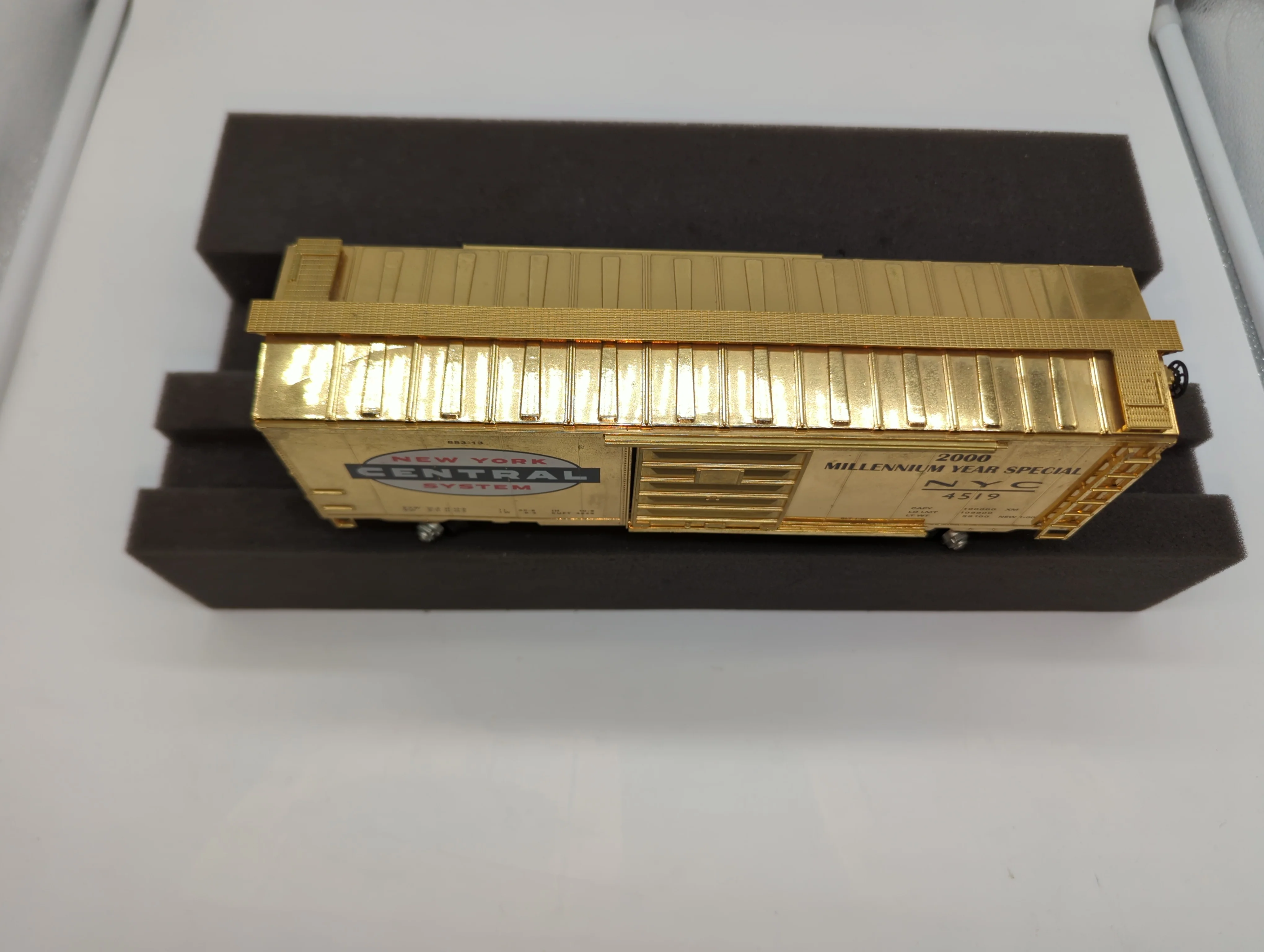 MTH Premier 20-93037 New York Central 40 Ft. Single Door Box Car 4519  #Y2K  (NYC). O SCALE Like New - Image 3