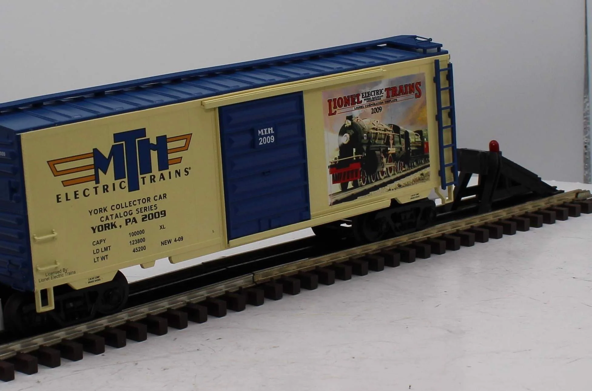 MTH Premier 20-93458 TCA Spring York 2009 40' Box Car O SCALE Like New - Image 6