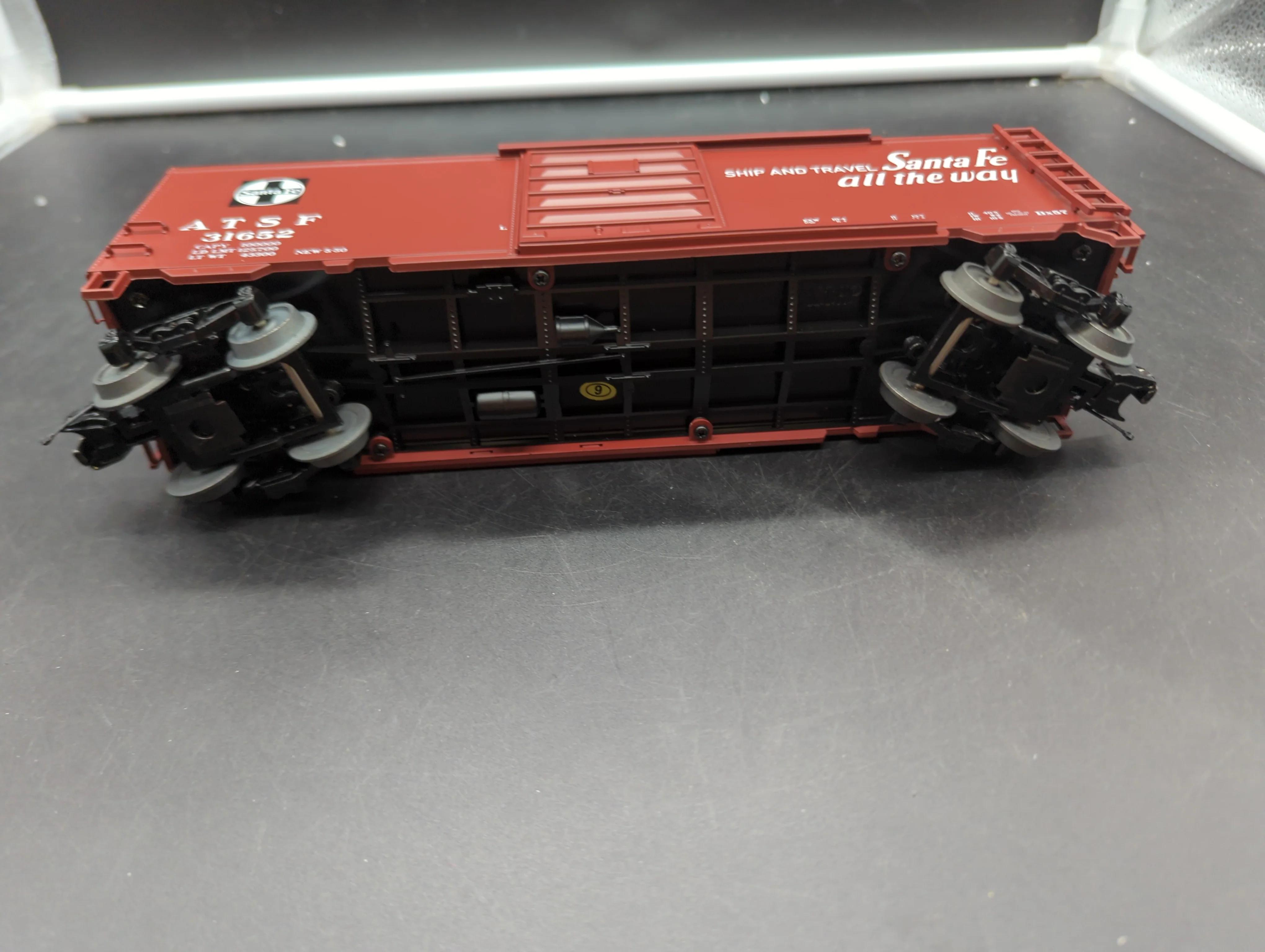 MTH Premier 20-93888 Santa Fe Box Car ATSF - Santa Fe (Super Chief) Car No. 31652. O SCALE NEW - Image 4