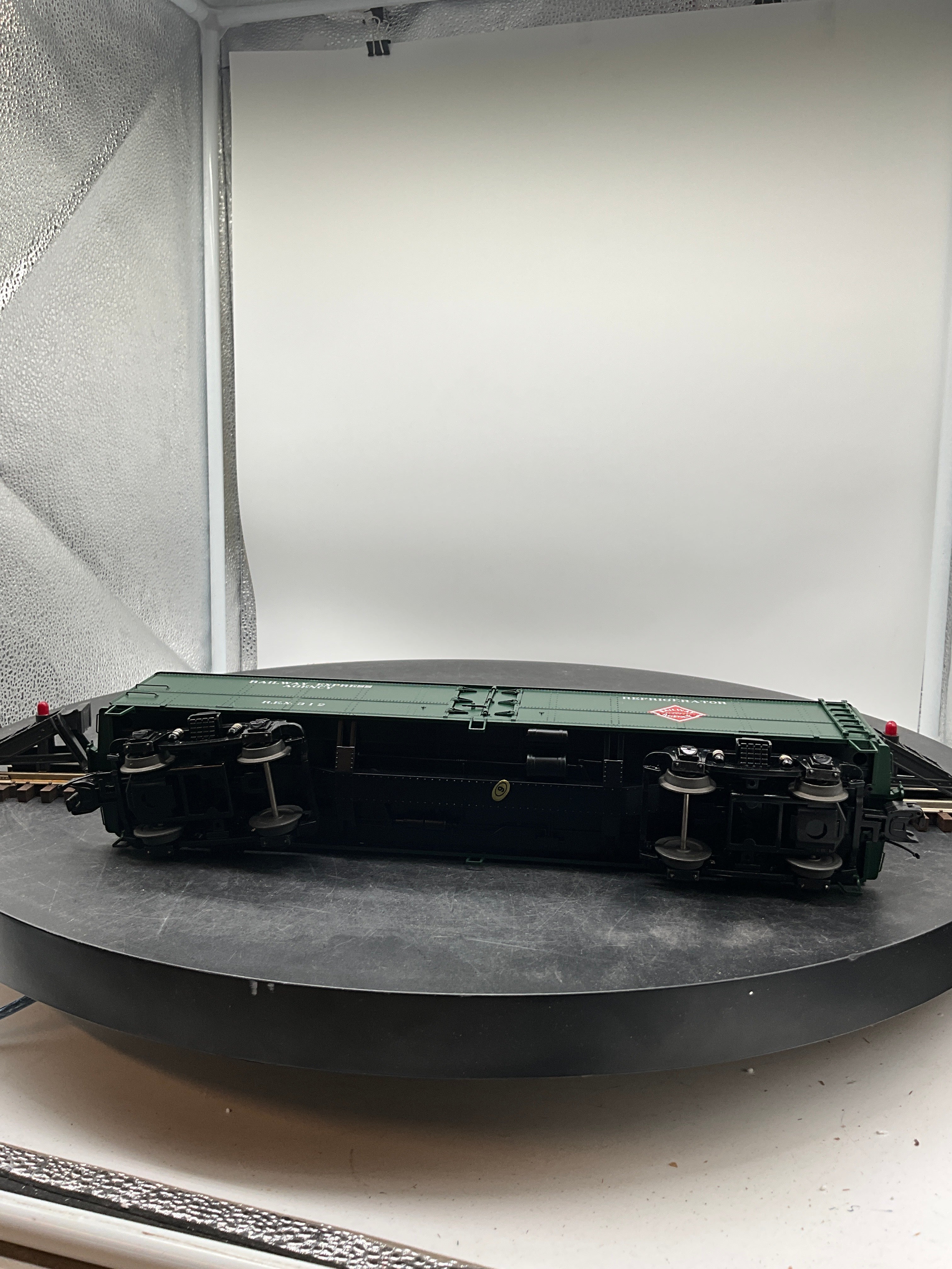 MTH Premier 20-94136 Railway Express Agency (#312) R50B Express Reefer Car O SCALE Like New - Image 3