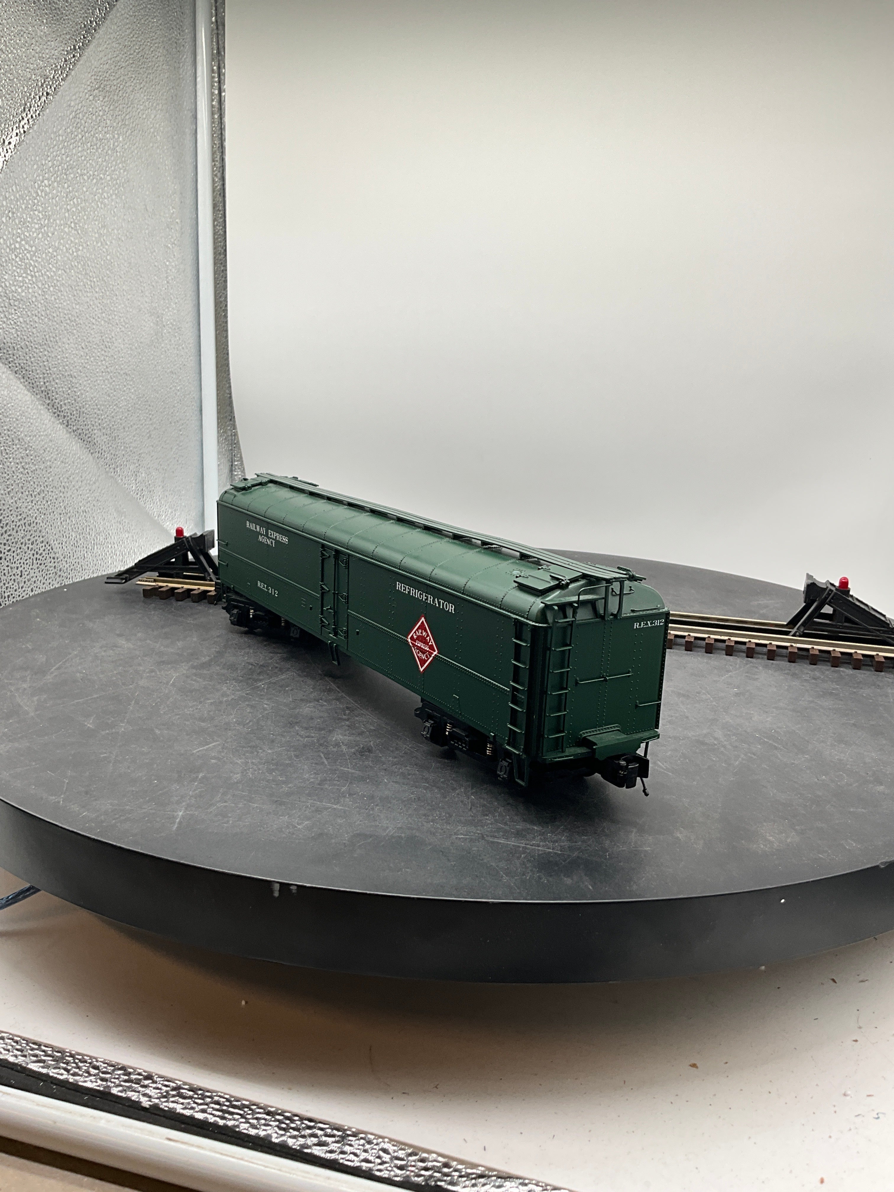 MTH Premier 20-94136 Railway Express Agency (#312) R50B Express Reefer Car O SCALE Like New - Image 5