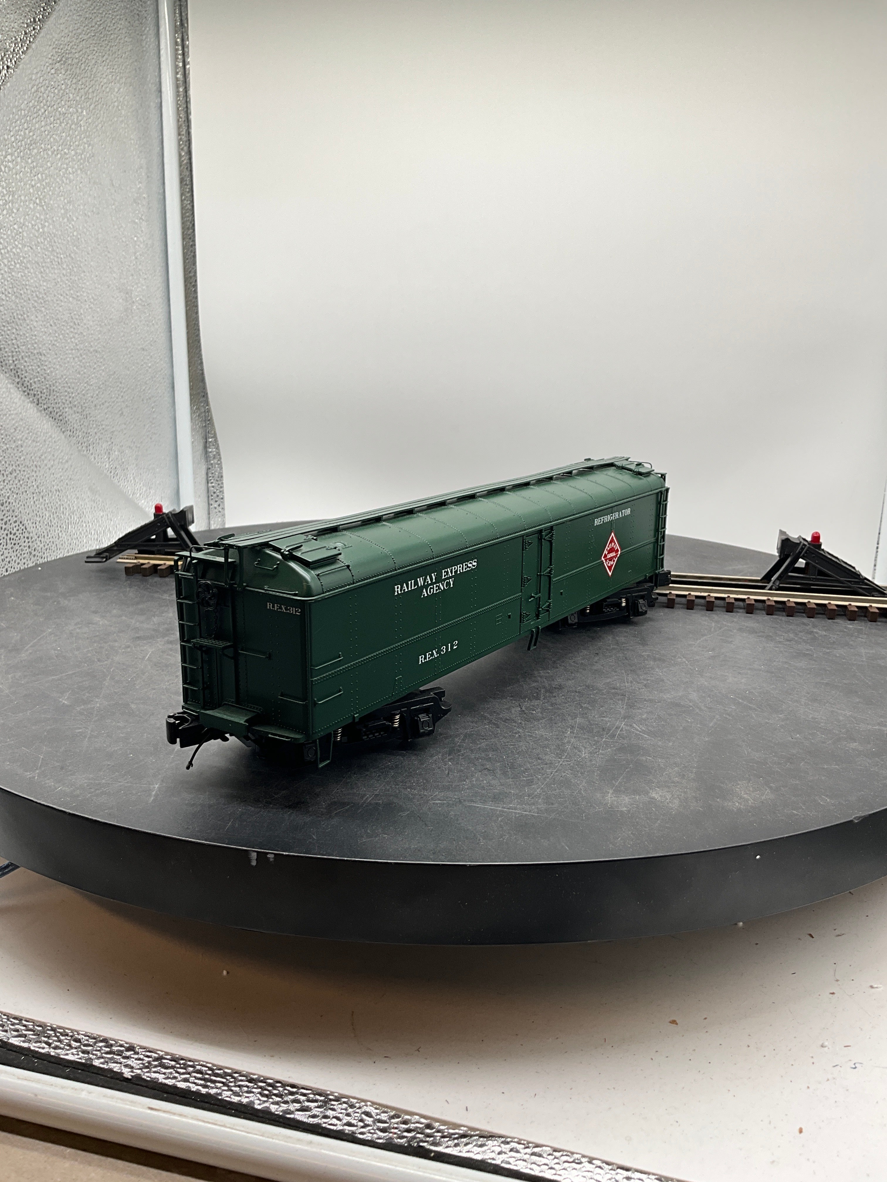 MTH Premier 20-94136 Railway Express Agency (#312) R50B Express Reefer Car O SCALE Like New - Image 6