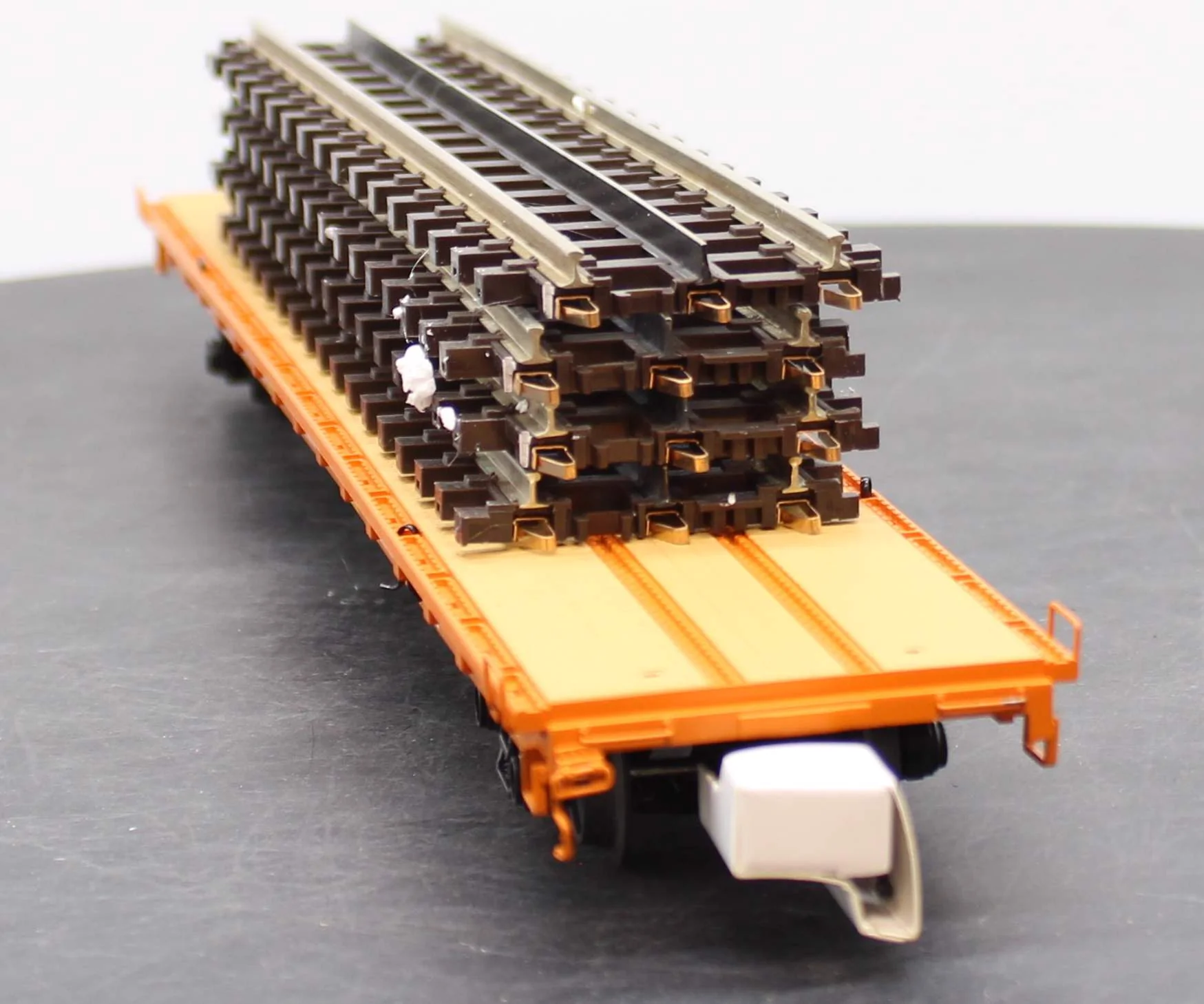 MTH Premier 20-95147 Norfolk Southern 60' Flat Car w(4) ScaleTrax 10" Straights O SCALE Like New Damaged Box - Image 6