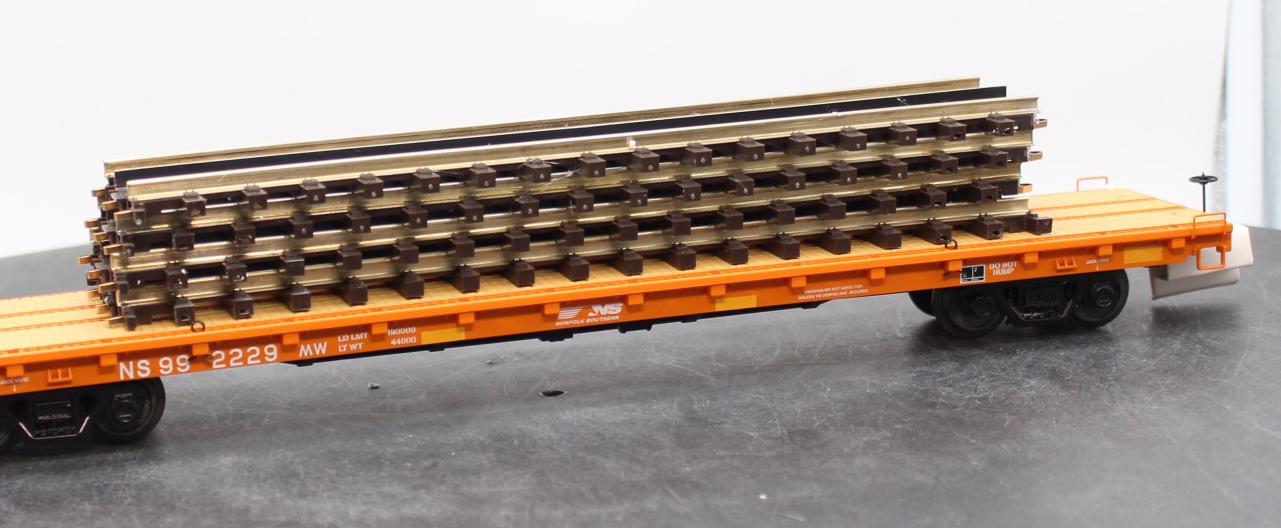 MTH Premier 20-95147 Norfolk Southern 60' Flat Car w(4) ScaleTrax 10" Straights O SCALE Like New Damaged Box - Image 8