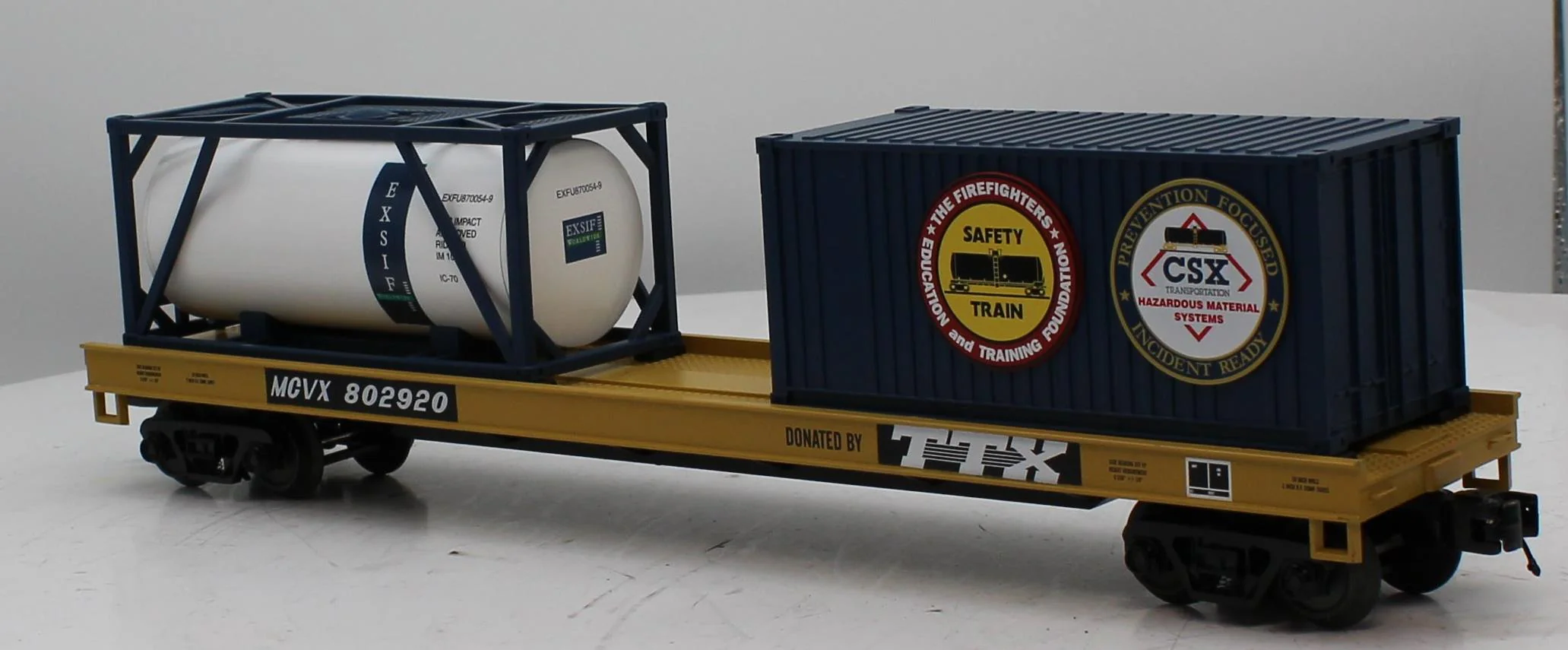 MTH Premier 20-95293 CSX Premier Flat Car w/Tank Container & 20' Container O SCALE Like New - Image 3