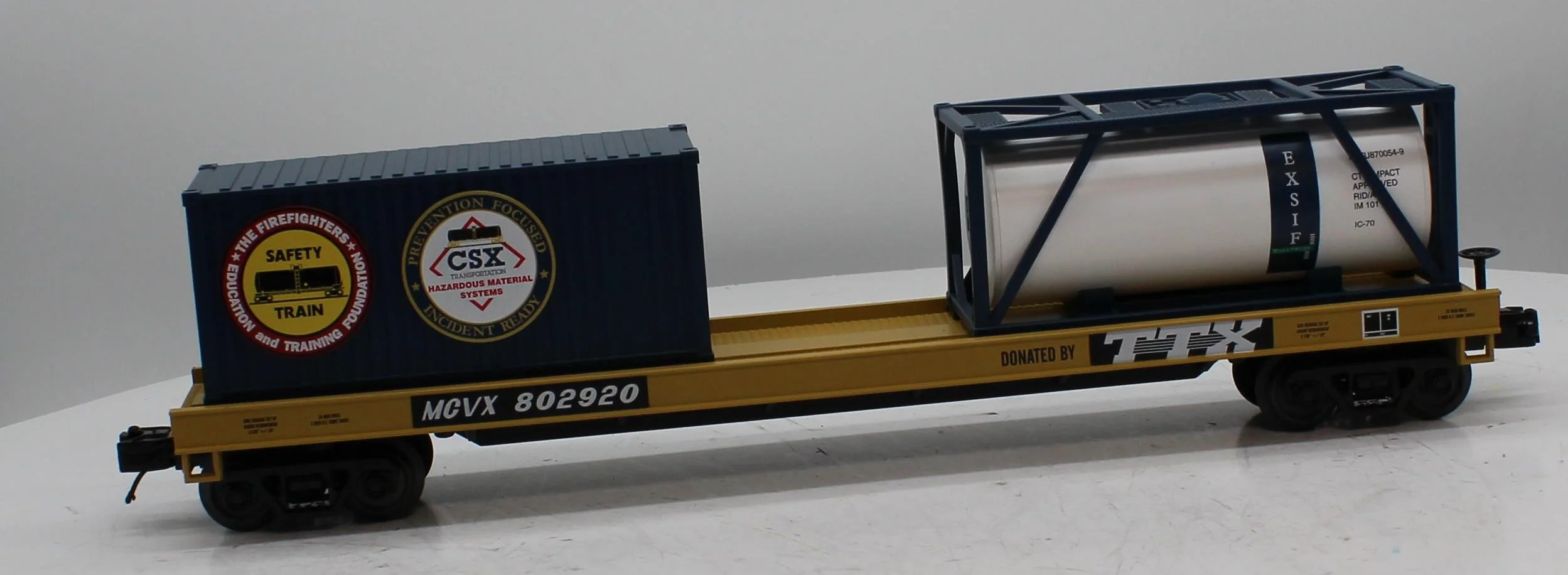 MTH Premier 20-95293 CSX Premier Flat Car w/Tank Container & 20' Container O SCALE Like New - Image 6