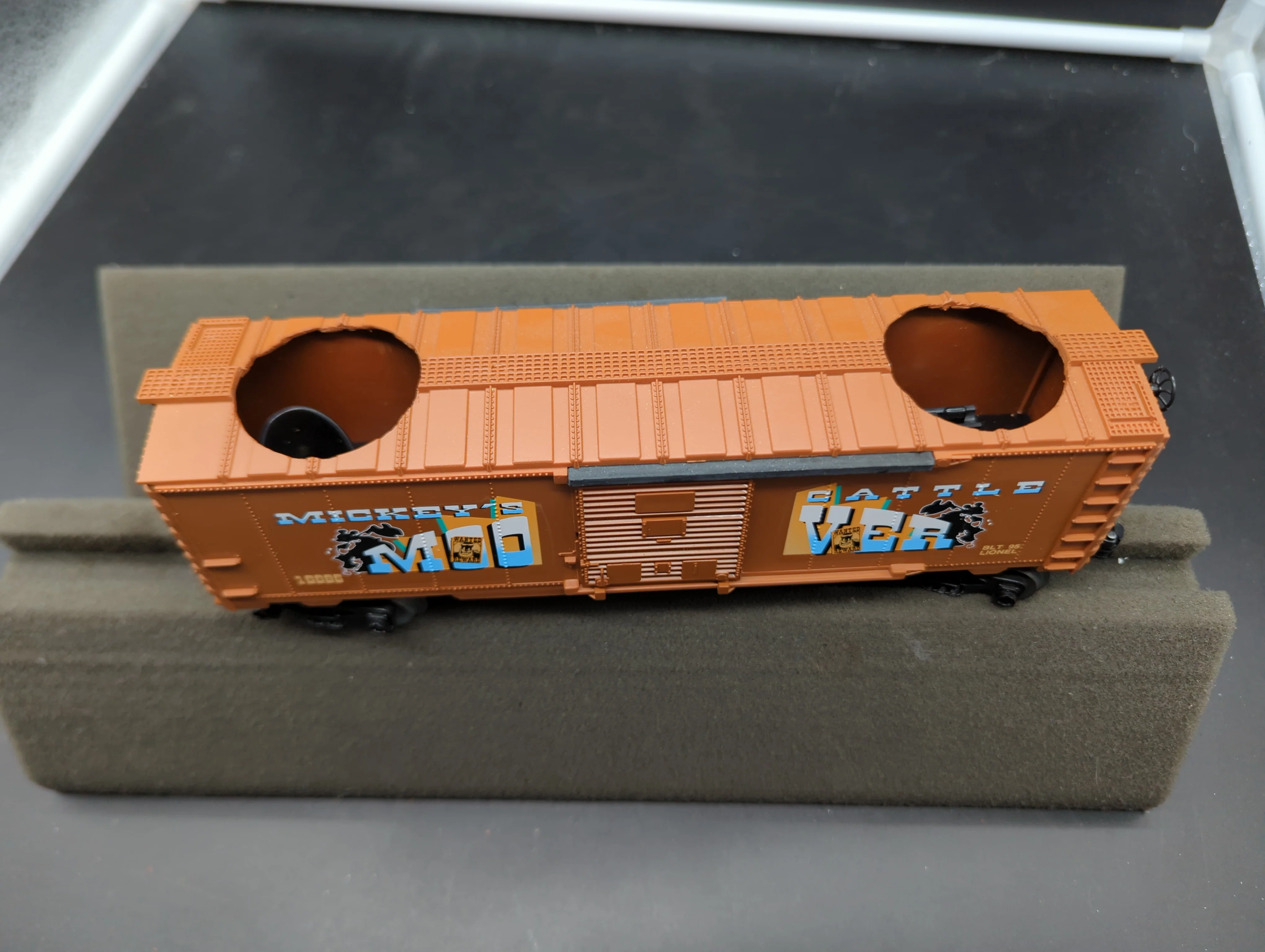 MTH Premier 20-96808 Delta Gas 33K Gallon Tank Car SHPT #170408 O SCALE Like New - Image 10