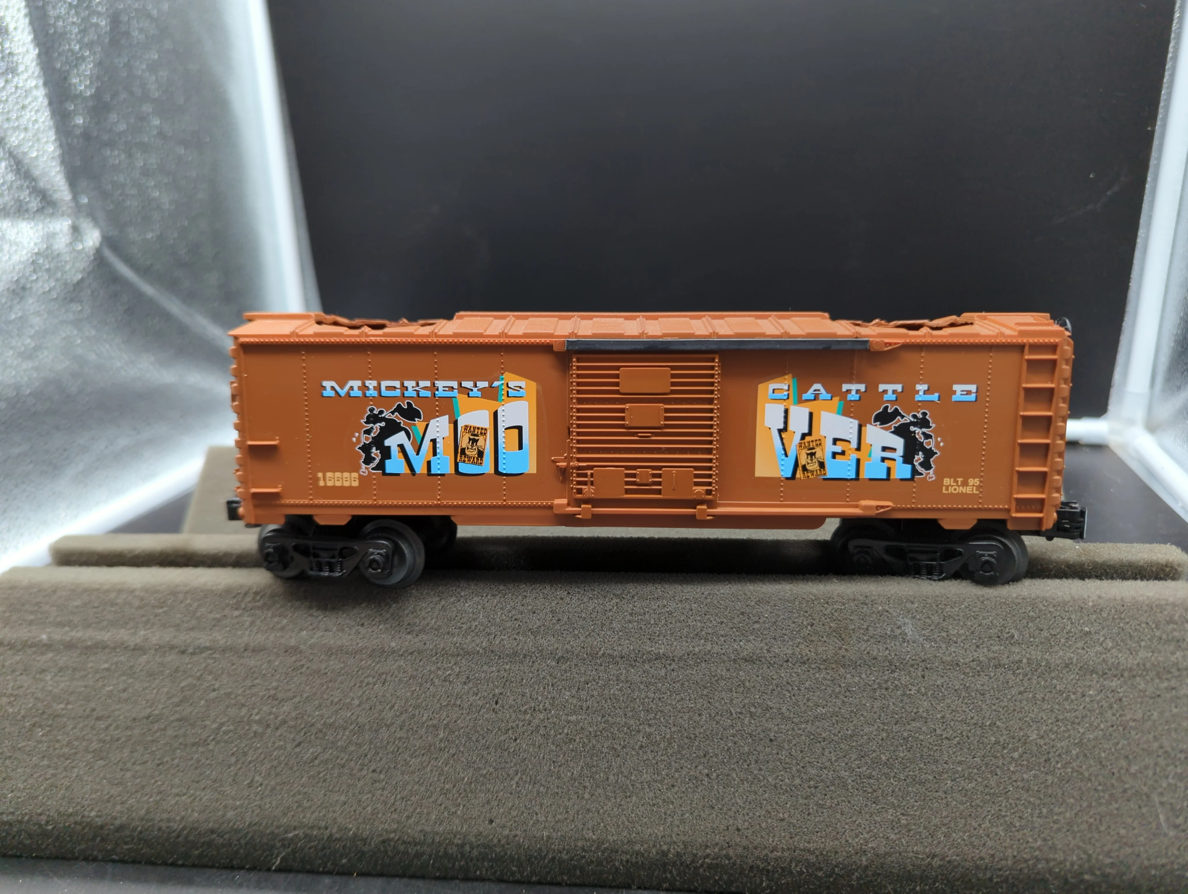 MTH Premier 20-96808 Delta Gas 33K Gallon Tank Car SHPT #170408 O SCALE Like New - Image 9