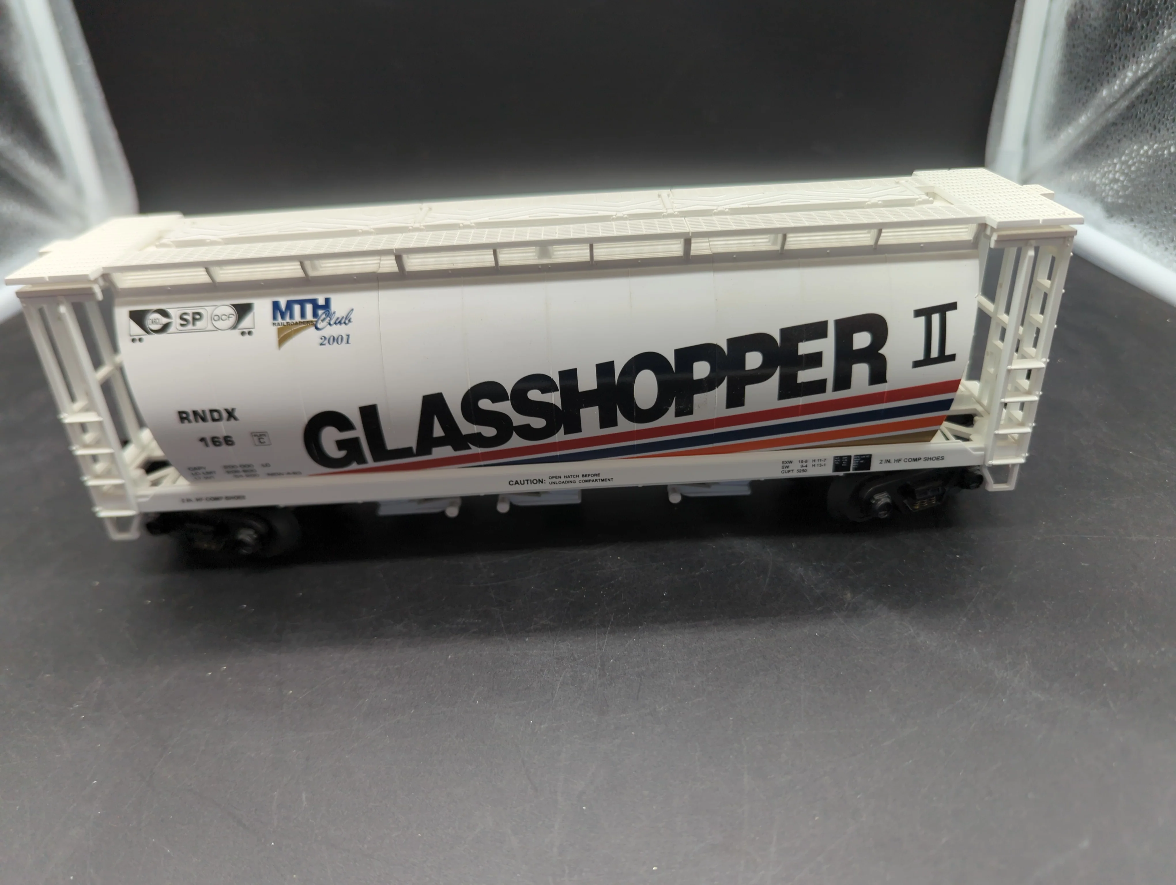 MTH Premier 20-97442 Glasshopper 3-Bay Cylindrical Hopper Car 166 - Glasshopper II #MTHRRC. O SCALE Like New - Image 2