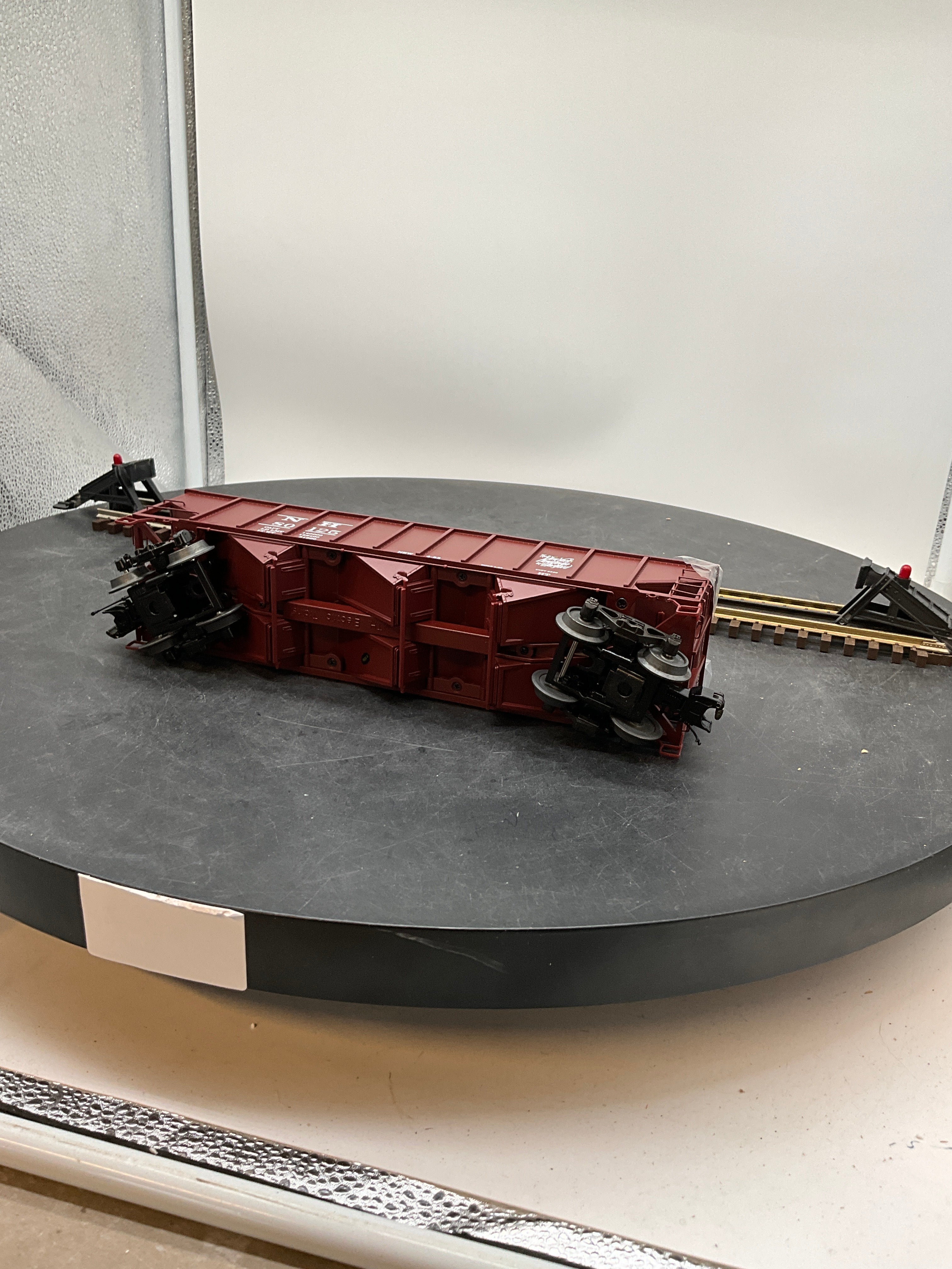 MTH Premier 20-97787 New Haven 70-ton 3-Bay Hopper Car O Scale. NEW - Image 3