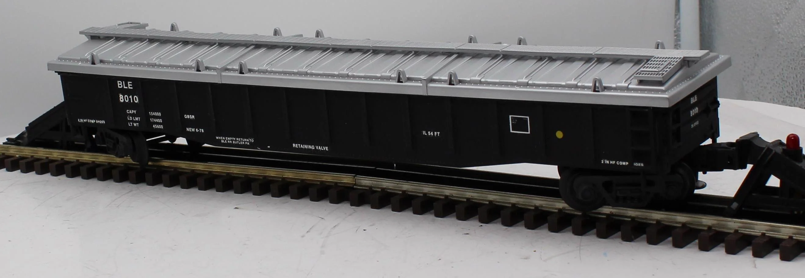MTH Railking 20-8010 BLE #8010 Gondola with Cover  O SCALE Like New - Image 4