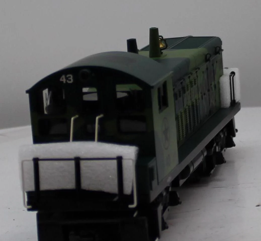 MTH Railking 30-21140-1 U.S. Army Camo Green NW-2 Switcher Diesel Engine With Proto-Sound 3.0 Green O SCALE Like New - Image 3