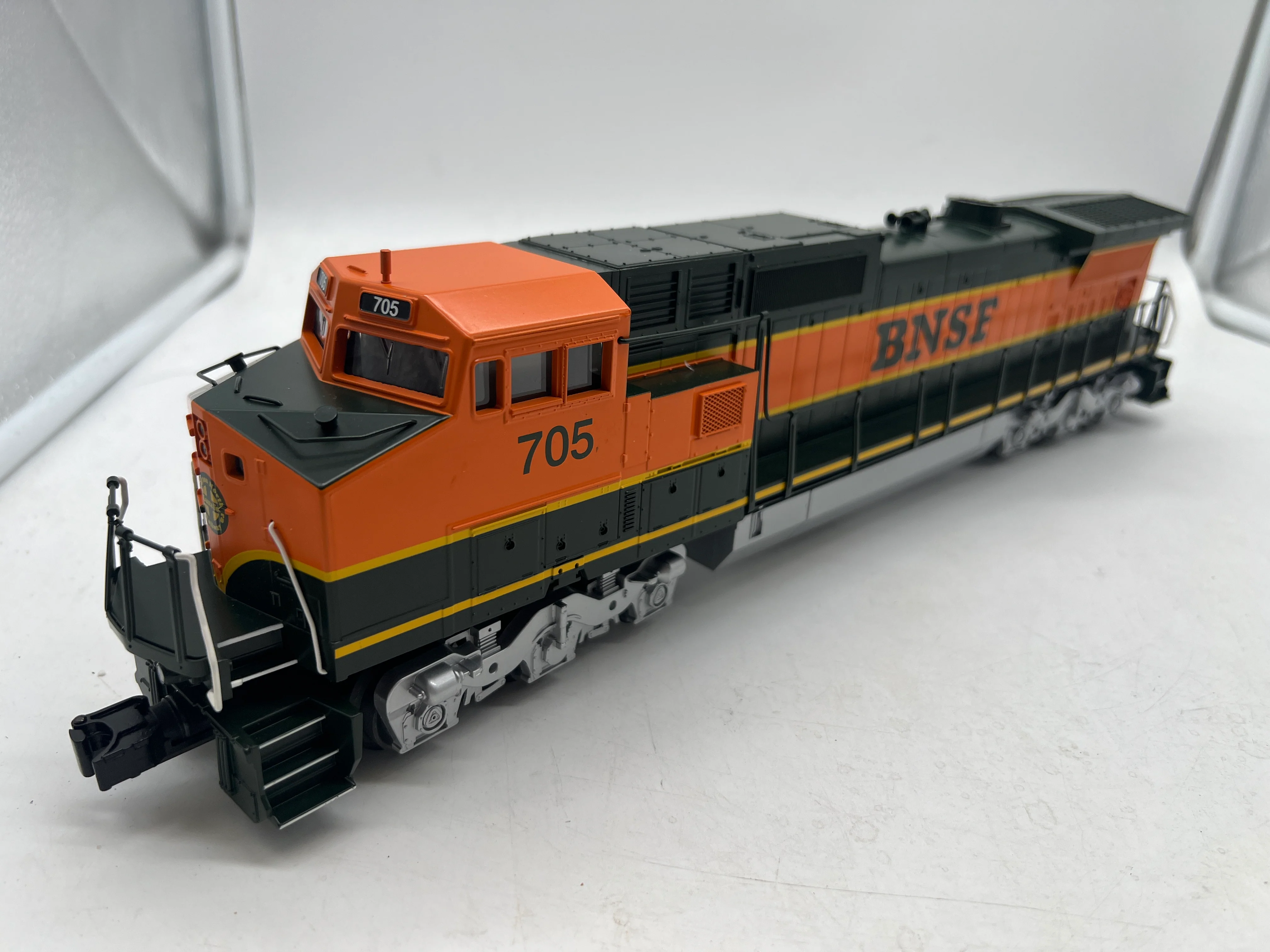 MTH Railking 30-2307-1 BNSF Dash-8 Diesel Engine - Pumpkin #810 With Proto-Sound 2.0 BCR O SCALE Like New - Image 4