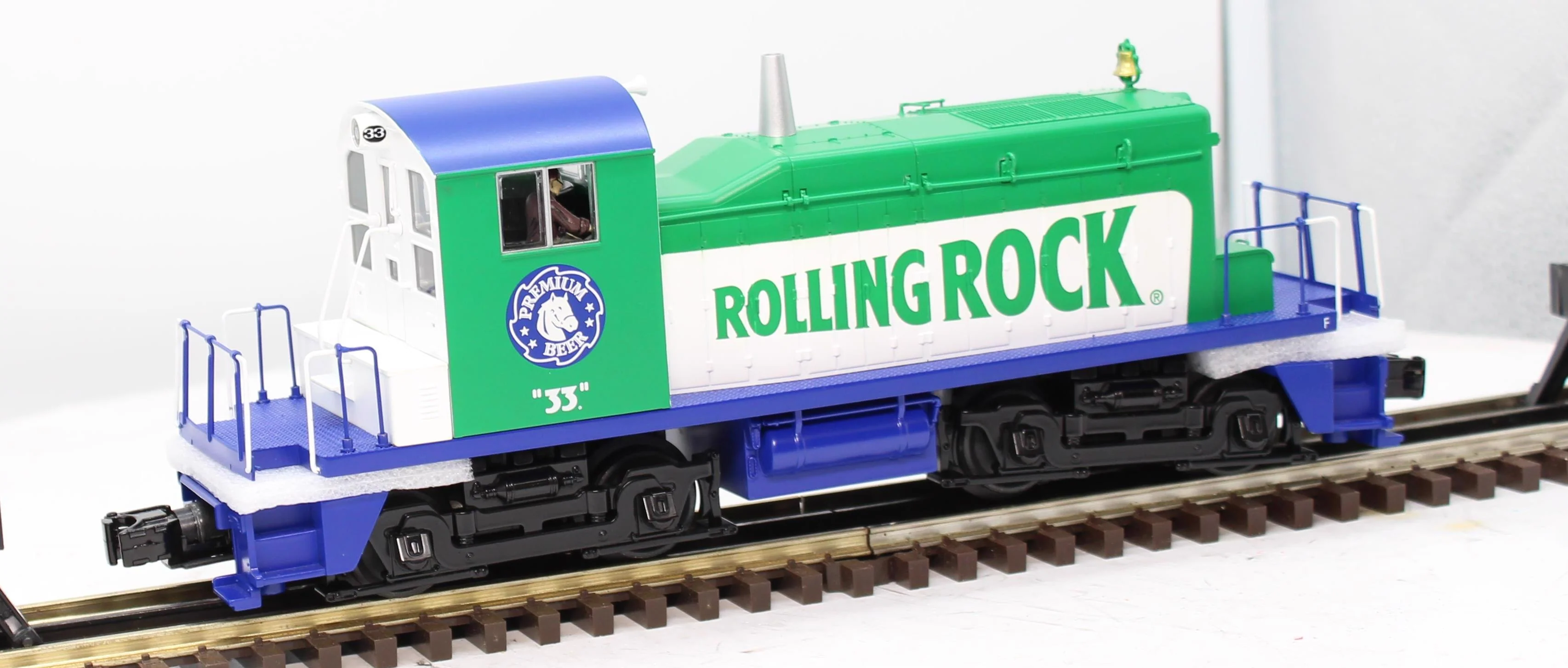 MTH Railking 30-2919-1 Rolling Rock SW-1 Switcher Diesel Engine with Proto-Sound 2.0 O SCALE NEW limited - Image 2