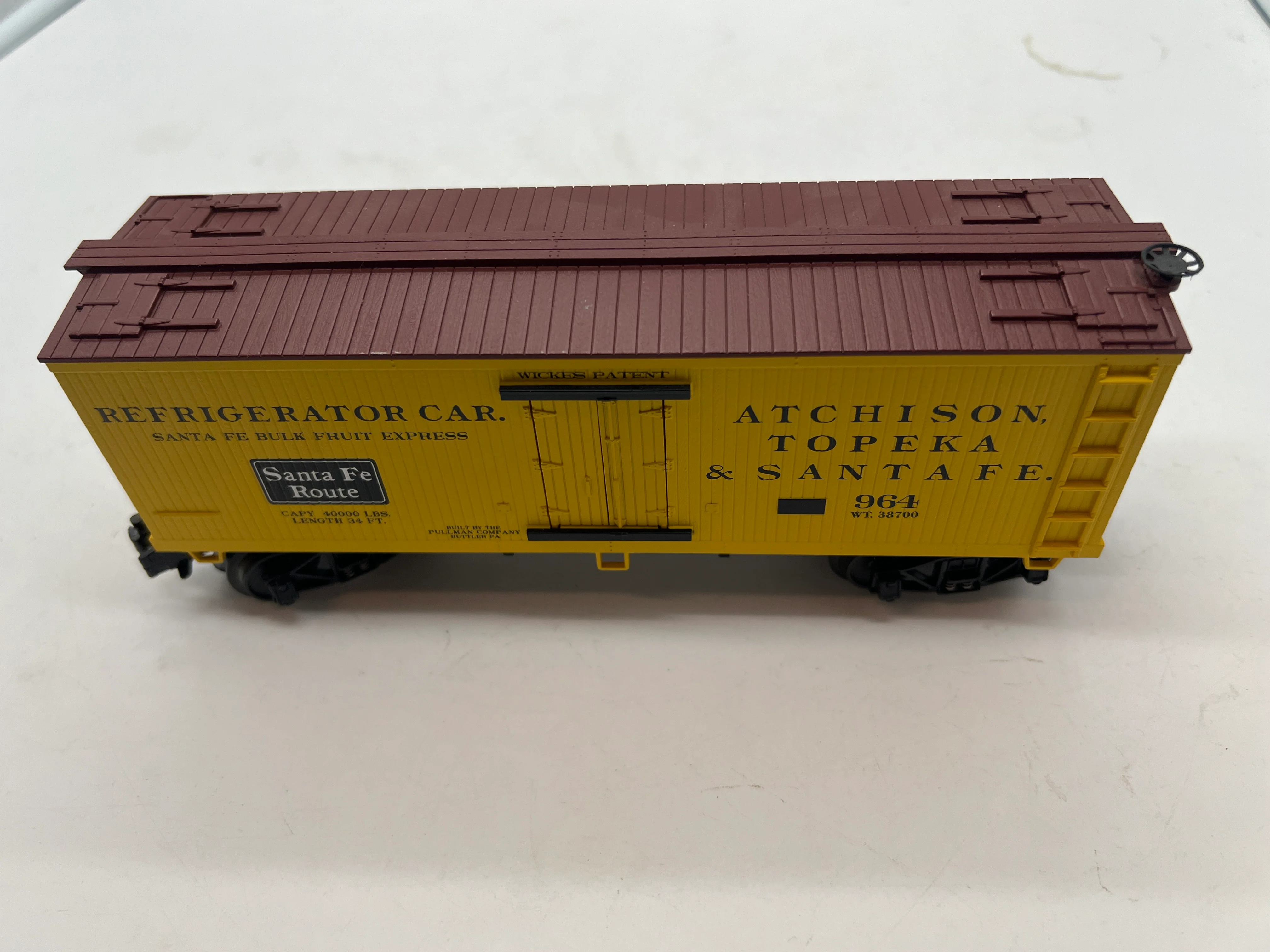MTH Railking 30-4157A ATSF 19th Century Reefer O SCALE Used Excellent - Image 4