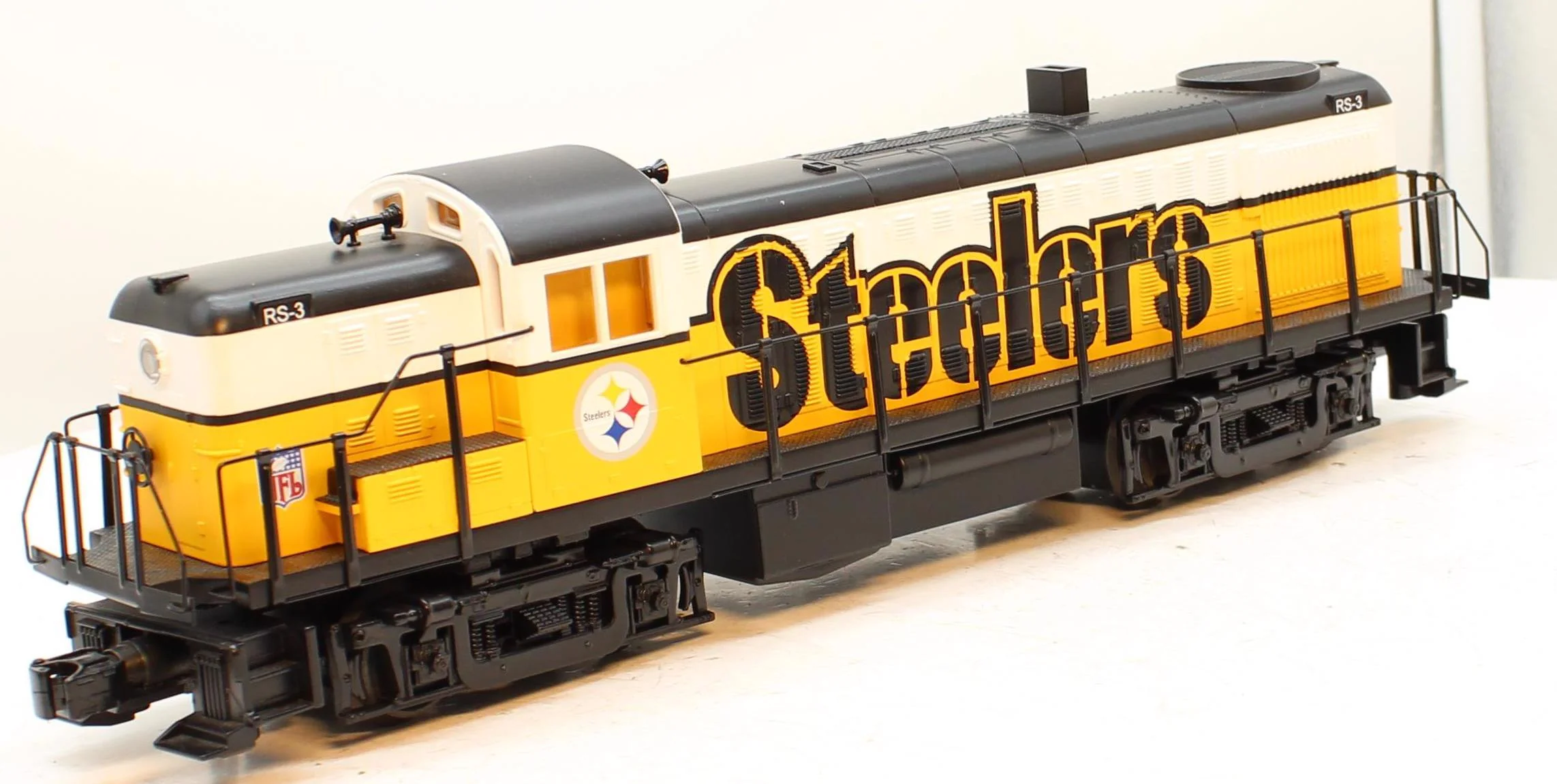 MTH Railking 30-4177-1E Pittsburgh Steelers Diesel Engine O SCALE Like New - Image 6