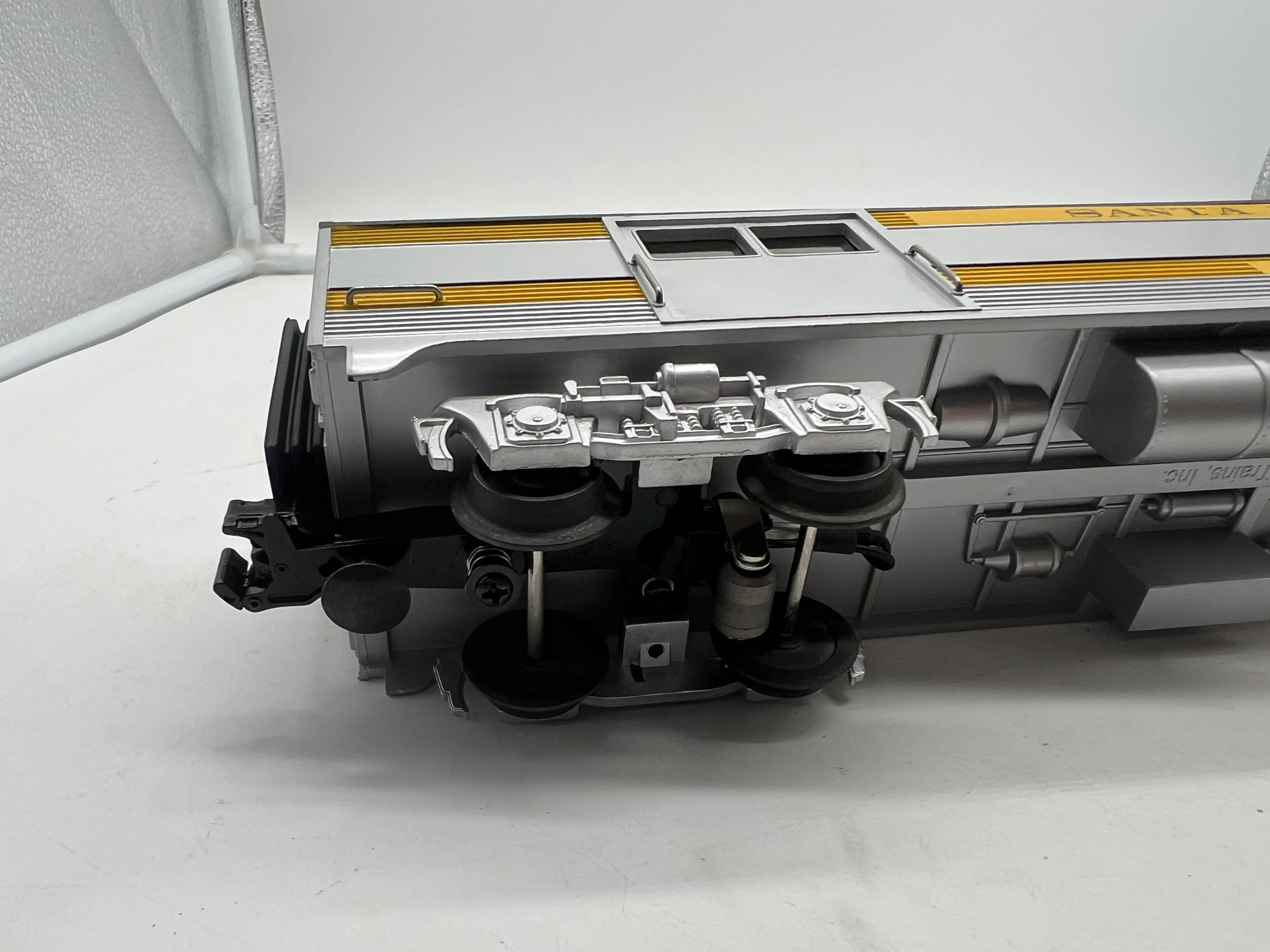 MTH Railking 30-4186A Santa Fe Streamlined Baggage Car O Scale Like New - Image 4