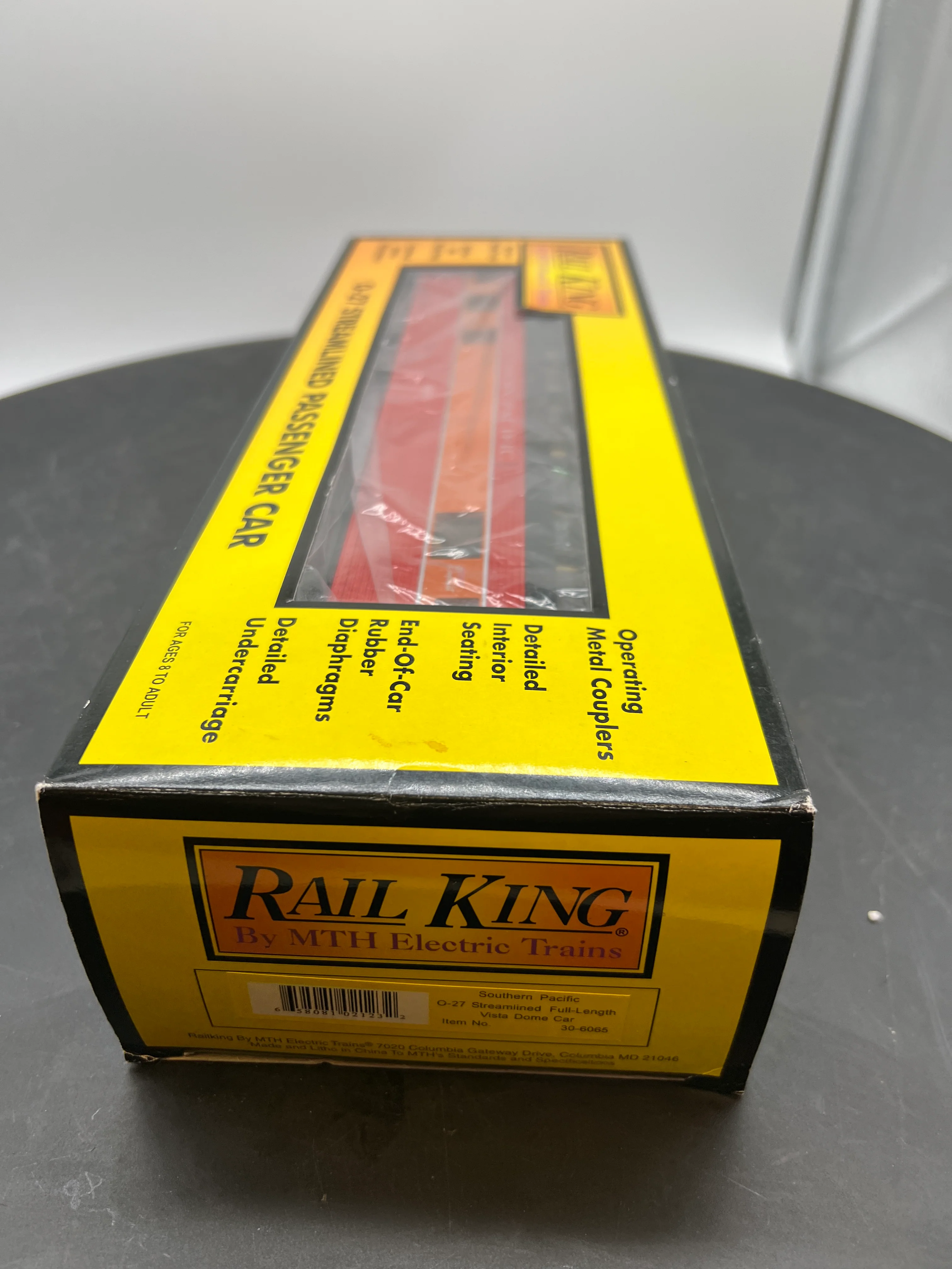 MTH Railking 30-6065 Southern Pacific O-27 Streamlined Full-Length Vista Dome Car - SP Daylight Car #3606 O SCALE Like New - Image 3