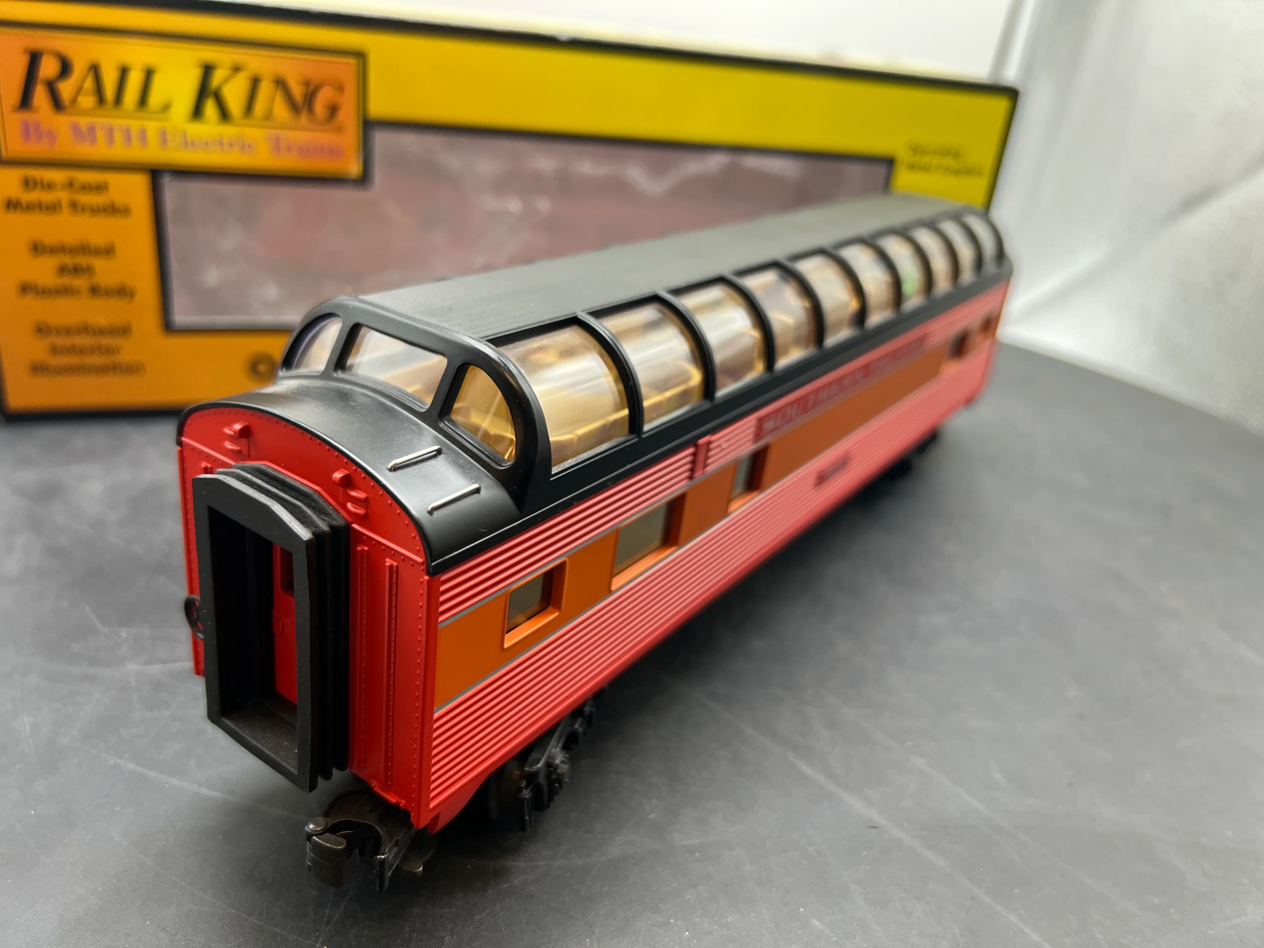MTH Railking 30-6065 Southern Pacific O-27 Streamlined Full-Length Vista Dome Car - SP Daylight Car #3606 O SCALE Like New - Image 6