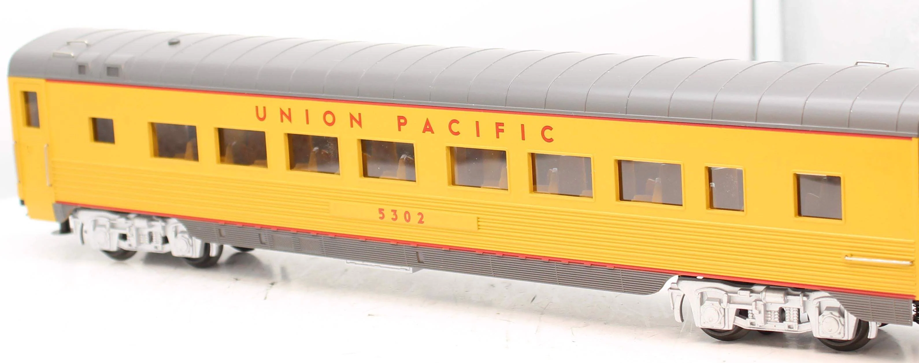 MTH Railking 30-67737 Union Pacific UP 60' Streamlined Coach Car O SCALE Like New Damaged Box - Image 8