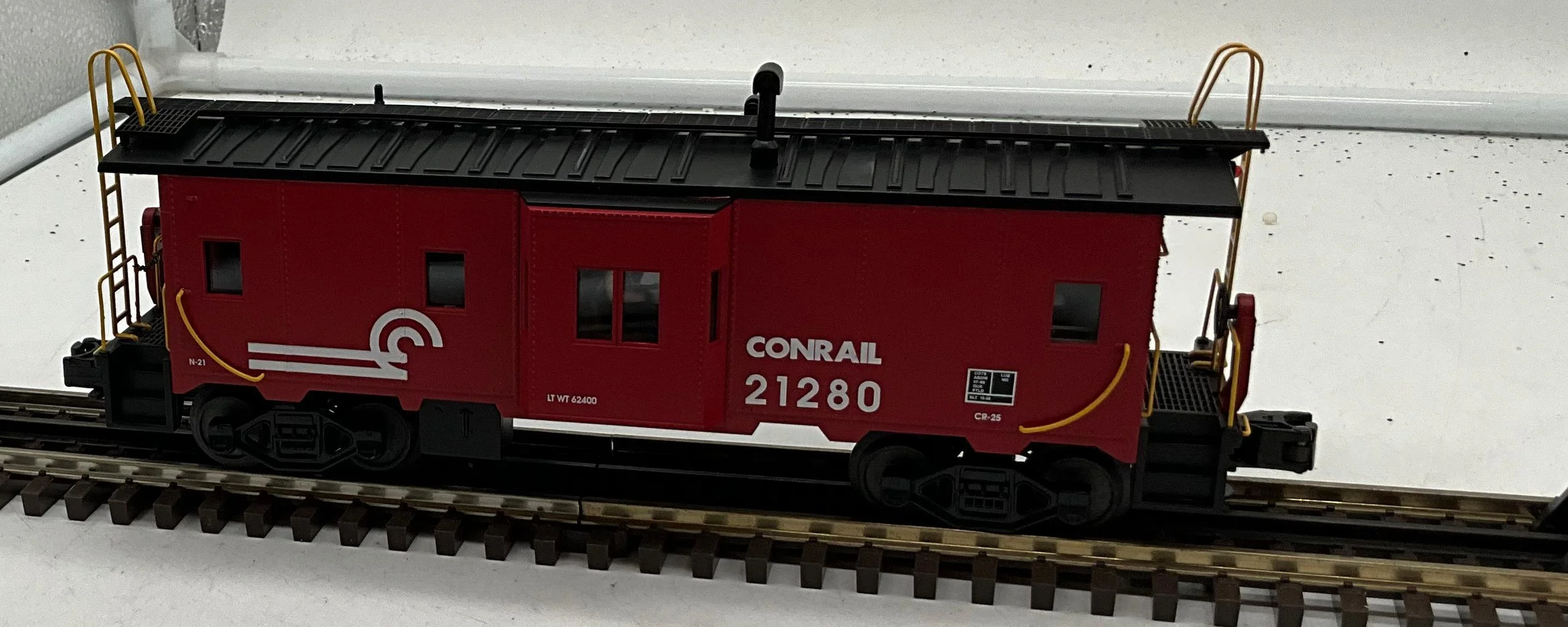 MTH Railking 30-7011F Conrail RailKing Bay Window Caboose - Image 2