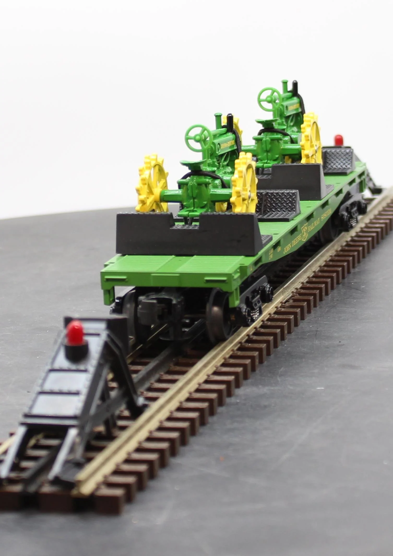 MTH Railking 30-7028A John Deere Flat Car O SCALE Like New - Image 2
