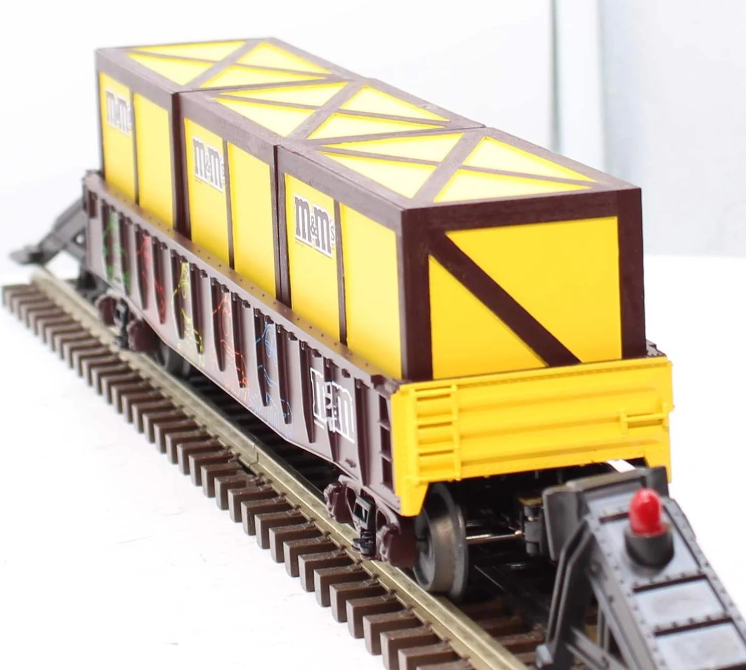 MTH Railking 30-72050 MARS - M&Ms Gondola Car w/Crates O SCALE Like New - Image 4