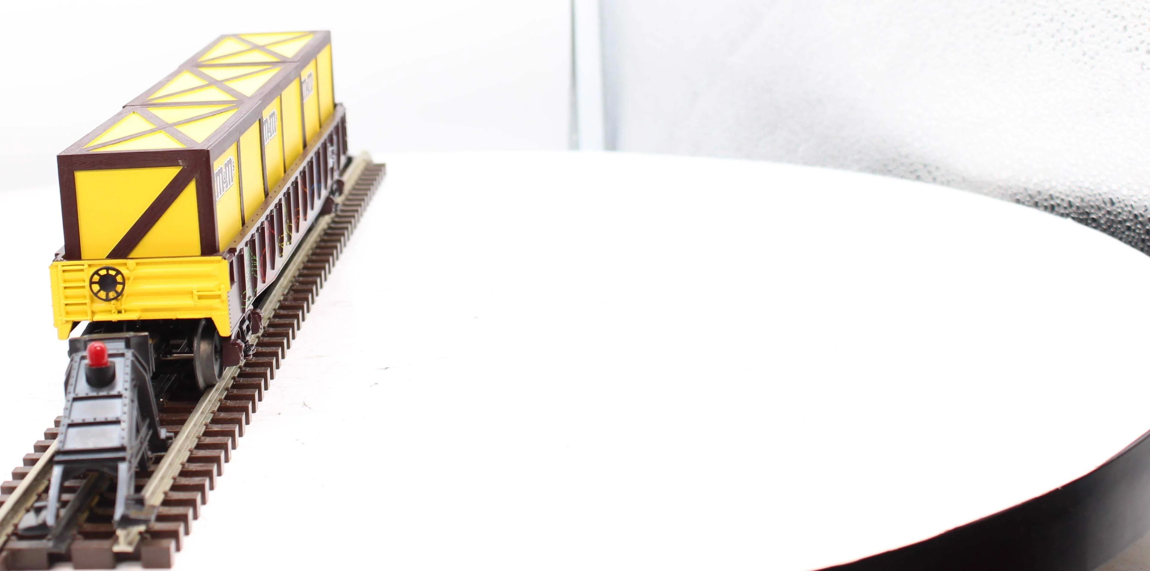 MTH Railking 30-72050 MARS - M&Ms Gondola Car w/Crates O SCALE Like New - Image 7