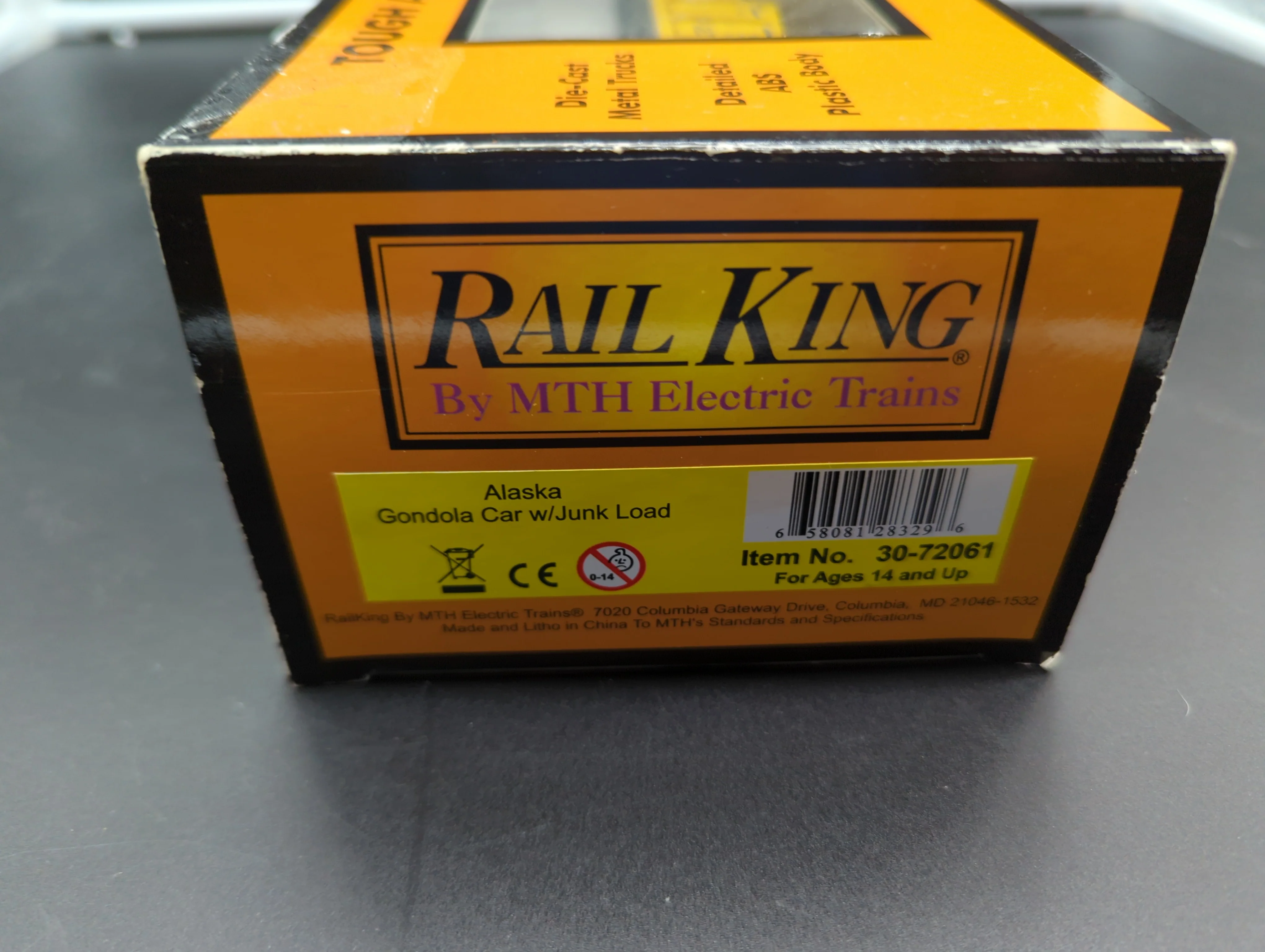 MTH Railking 30-72061 Alaska Gondola Car w/Junk Load - Alaska O SCALE - Image 3