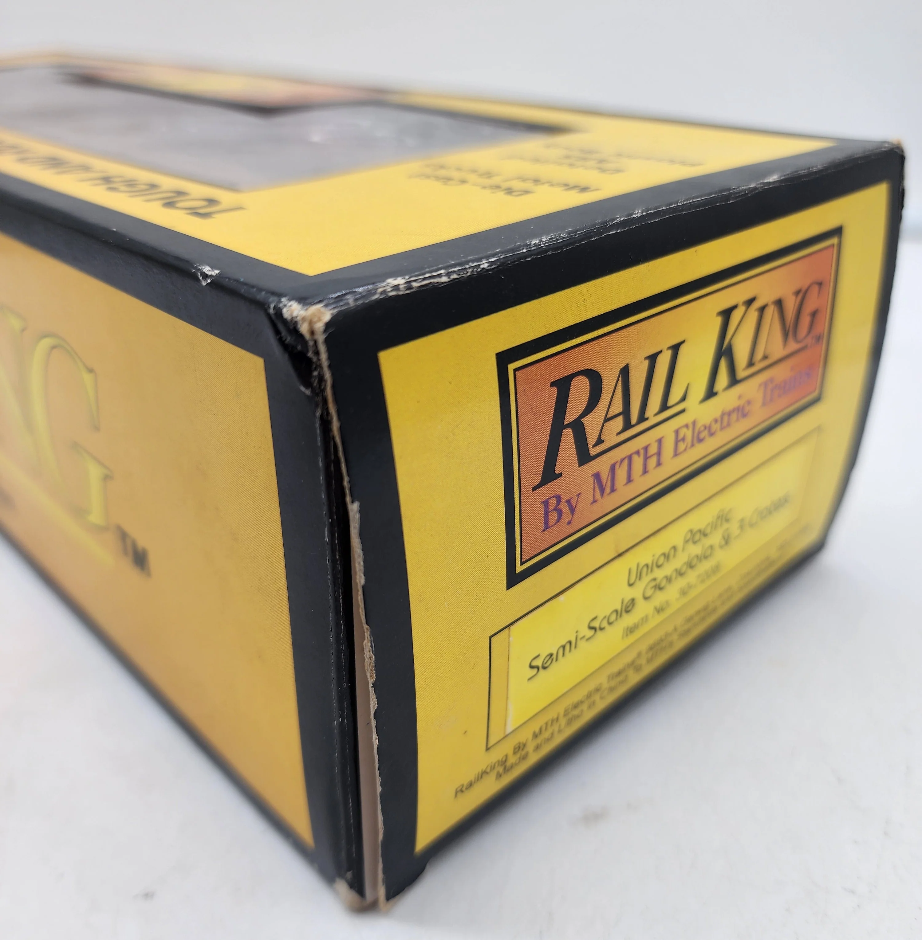 MTH Railking 30-7208 Union Pacific Car semiscale gondola with 3 crates #65239 O-27 Scale. O SCALE NEW - Image 6