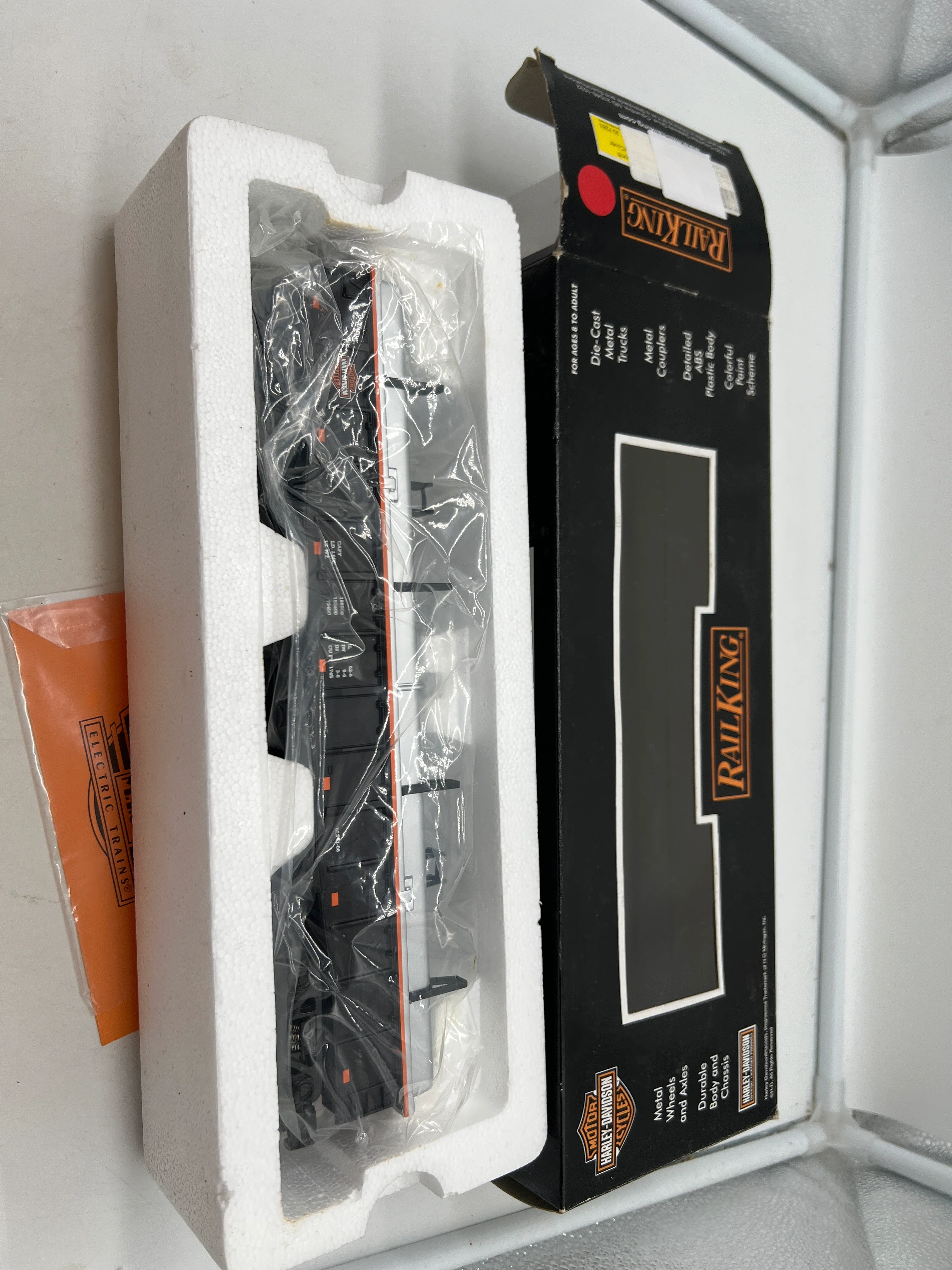 MTH Railking 30-7283 Harley-Davidson Gondola Car w/Cover No. 2006 O Scale NEW - Image 2